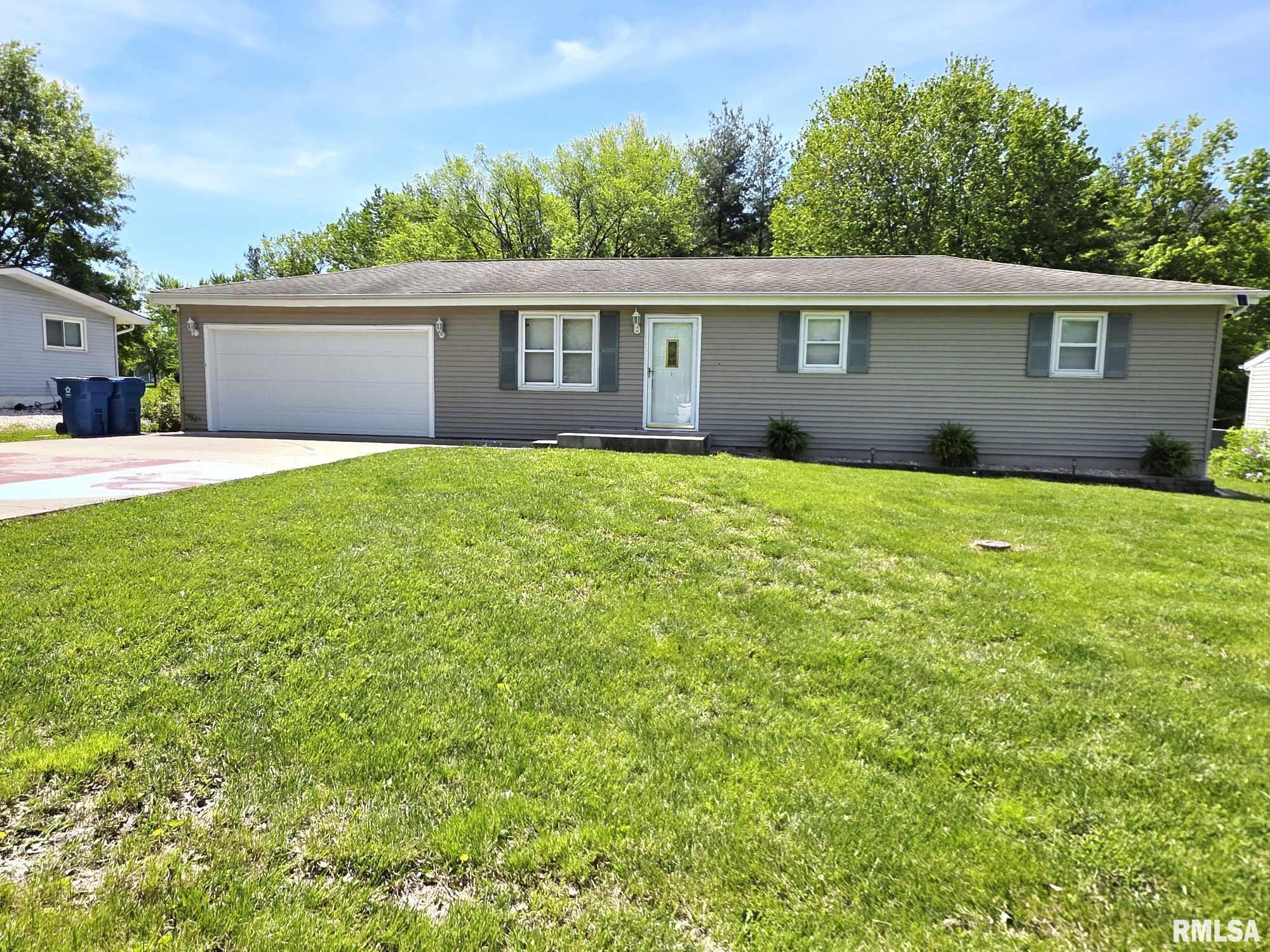 514 W Washington Street, Mendon, Illinois image 2