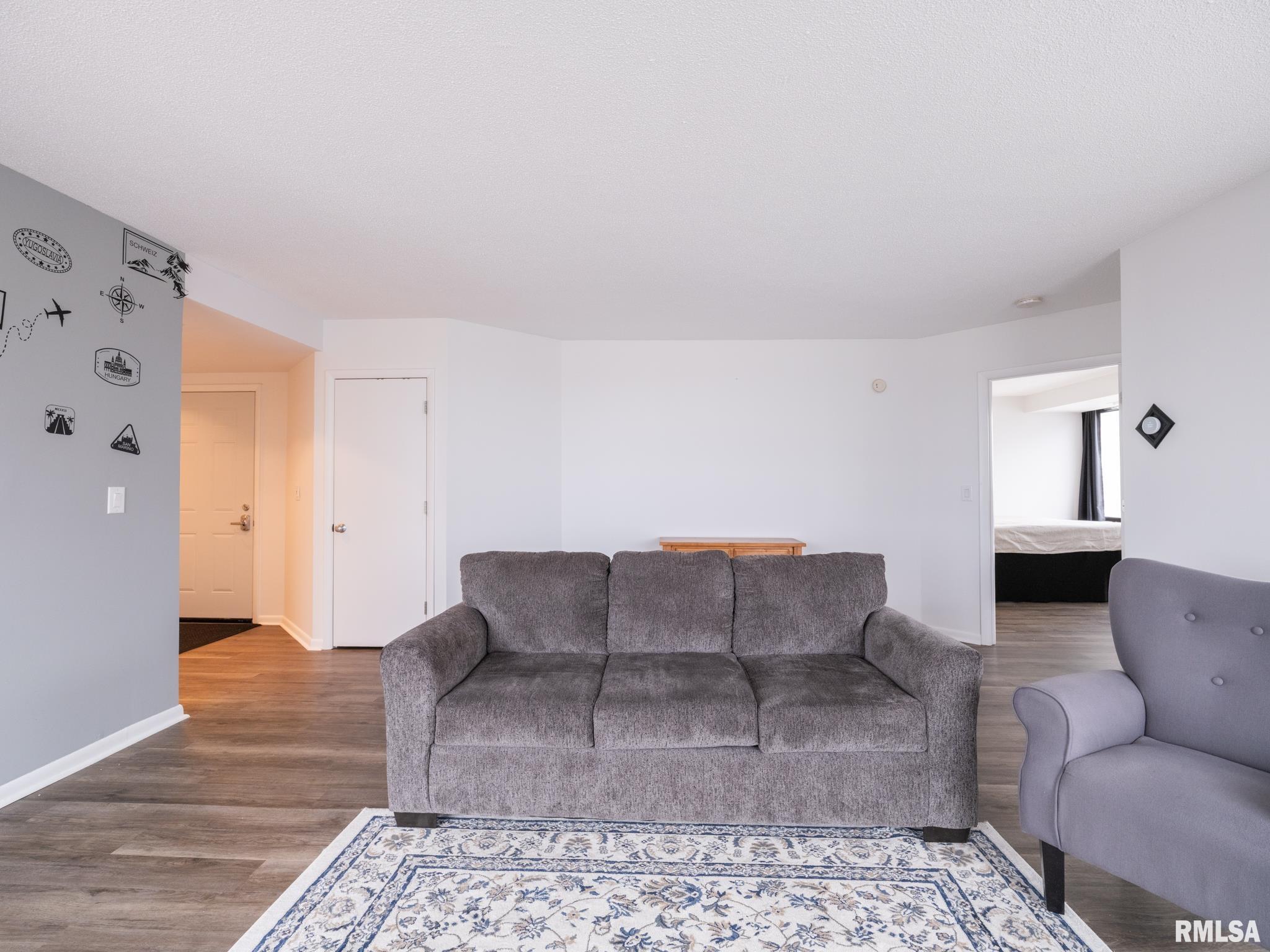 123 SW Jefferson Avenue #E17NE, Peoria, Illinois image 8
