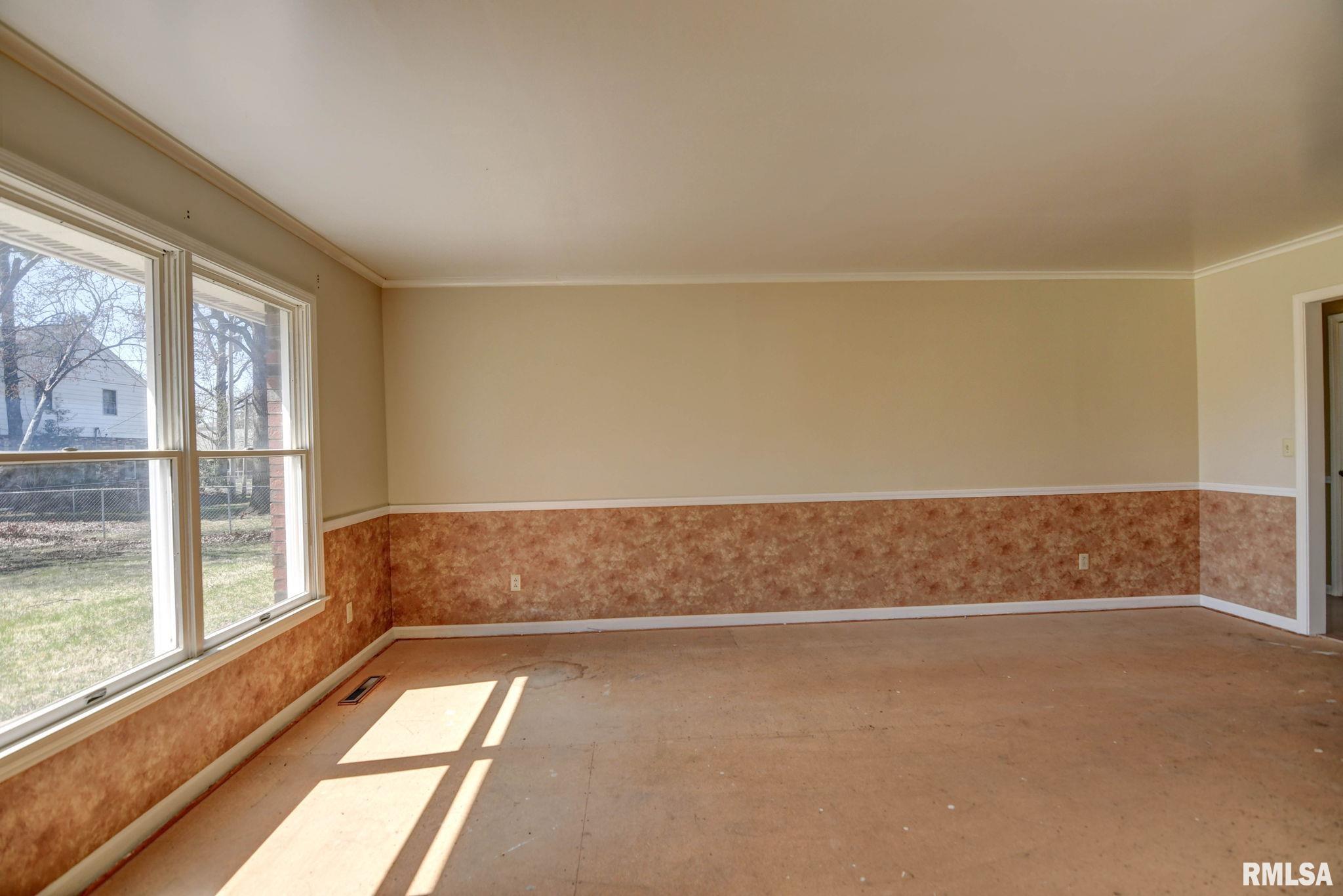 1506 W Main Cross Street, Taylorville, Illinois image 31