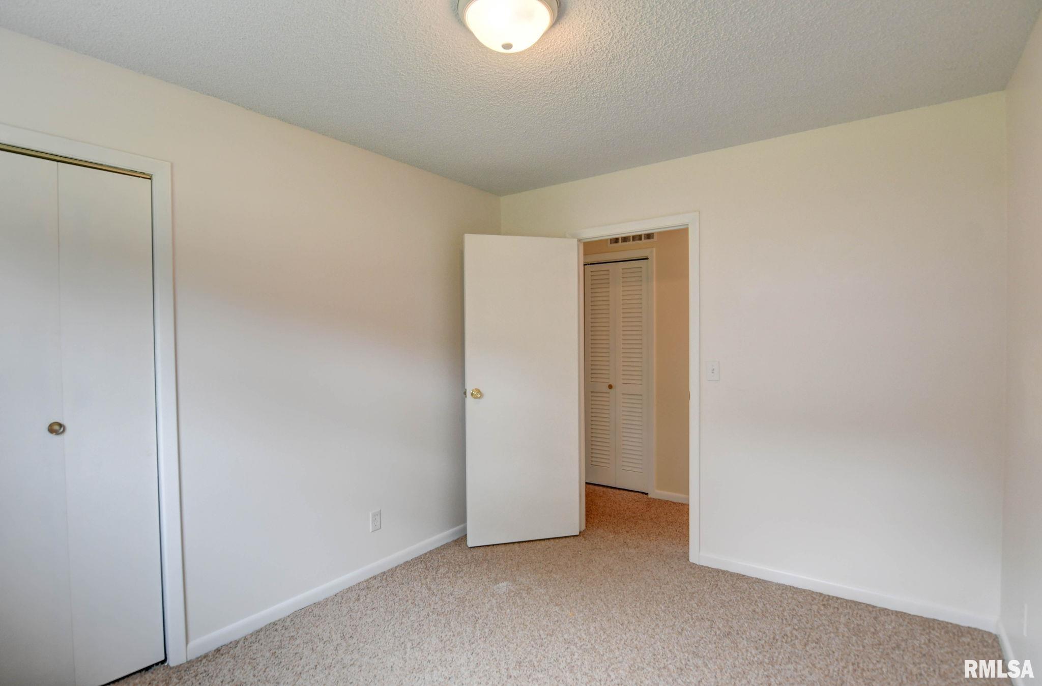 3519 E Lakeshore Drive, Taylorville, Illinois image 39
