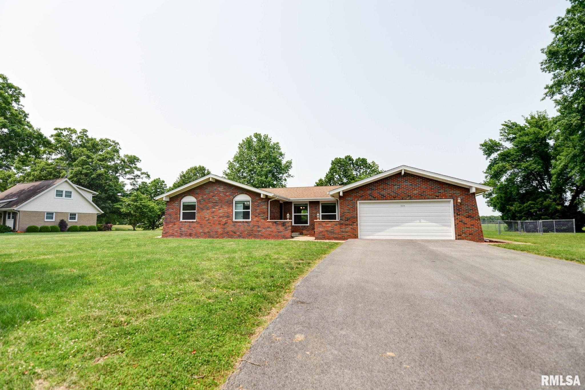 3519 E Lakeshore Drive, Taylorville, Illinois image 12