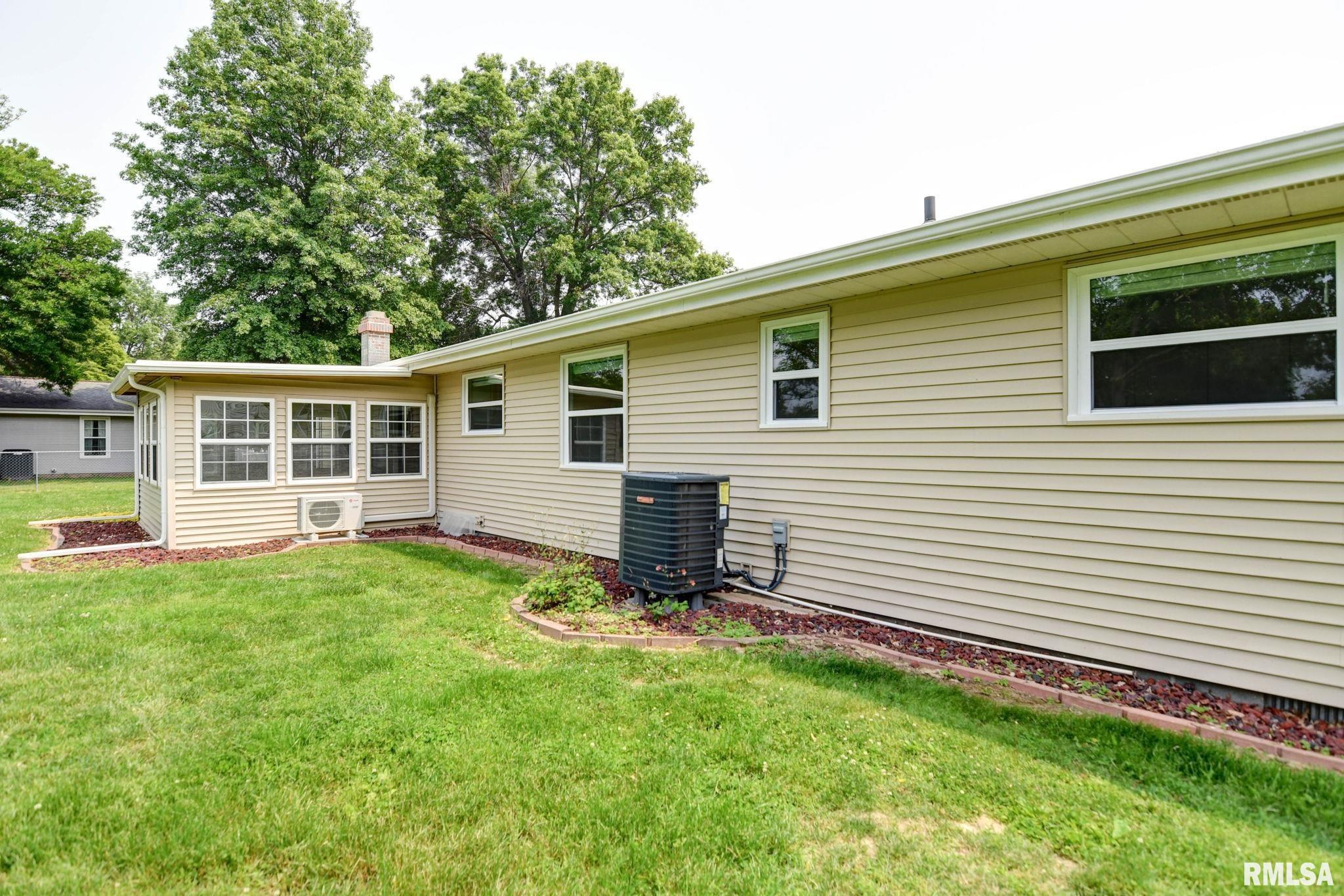 3519 E Lakeshore Drive, Taylorville, Illinois image 49