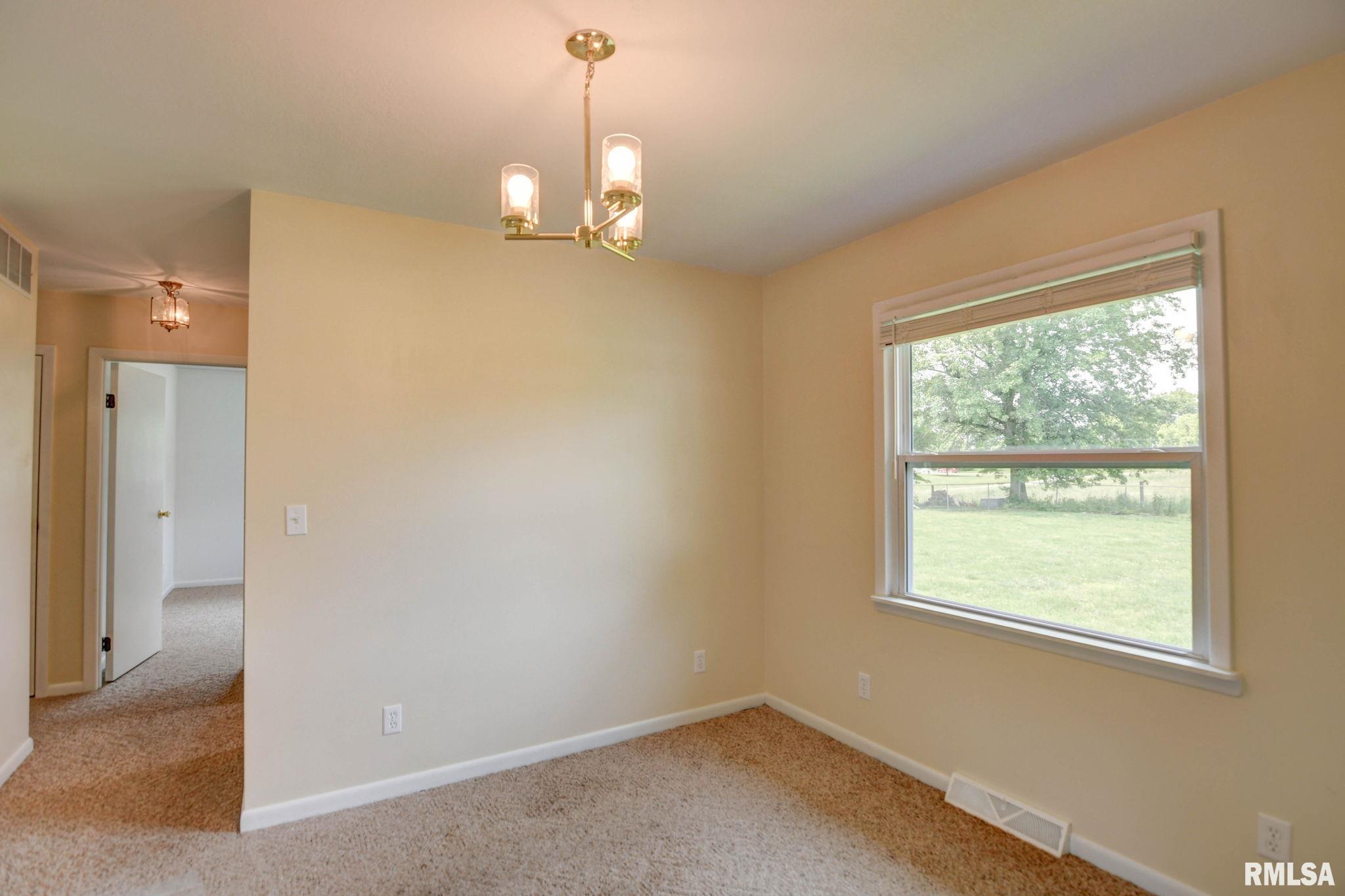 3519 E Lakeshore Drive, Taylorville, Illinois image 22