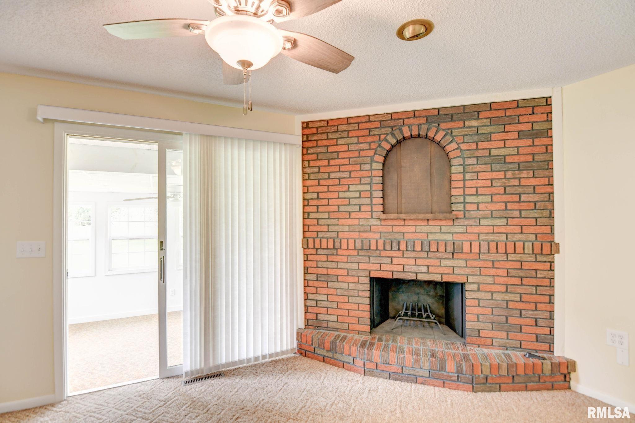 3519 E Lakeshore Drive, Taylorville, Illinois image 11