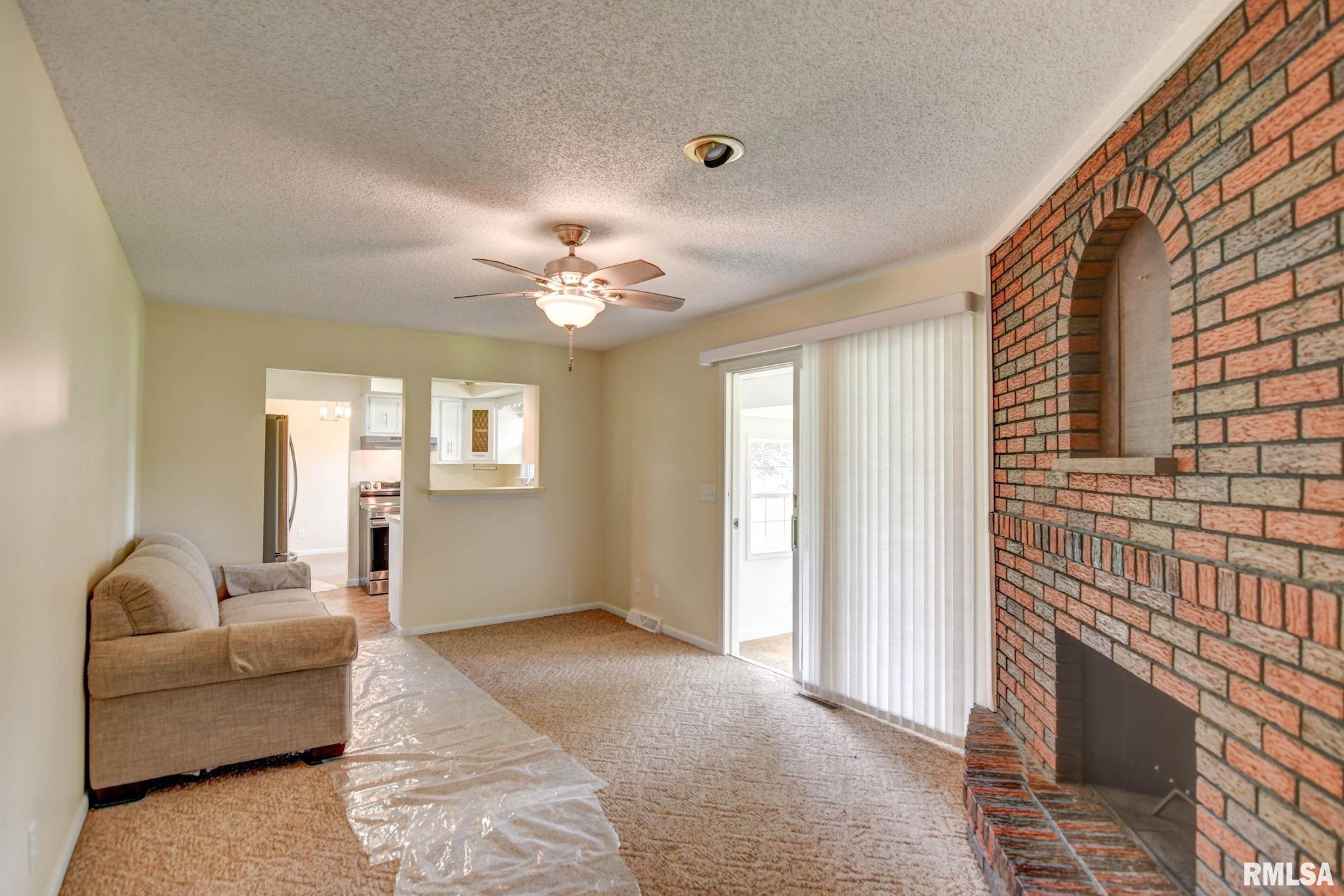 3519 E Lakeshore Drive, Taylorville, Illinois image 10