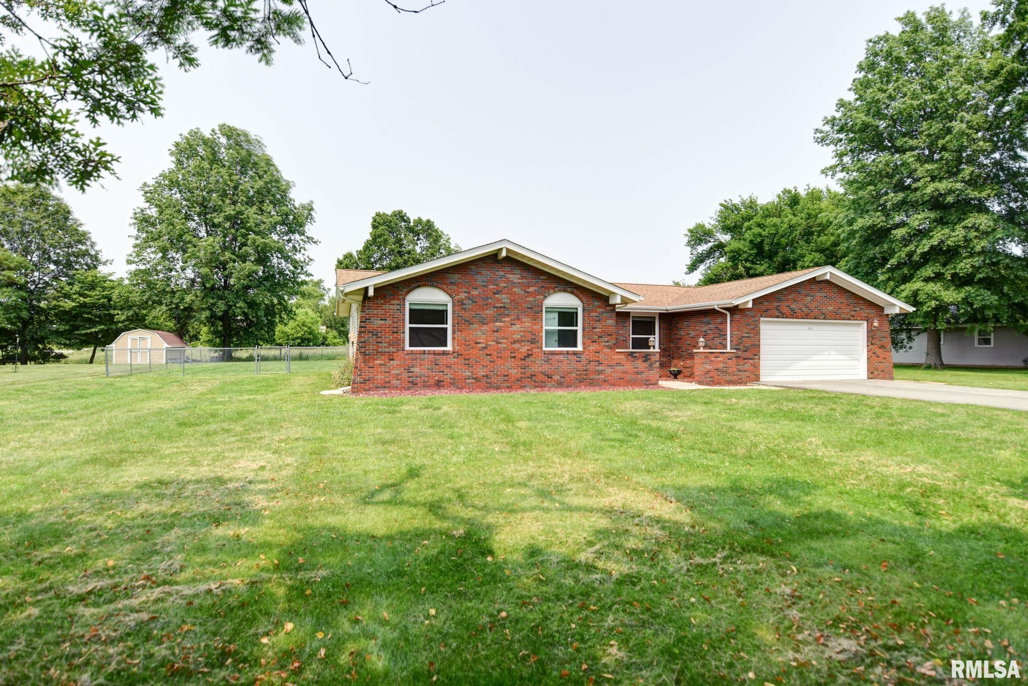 3519 E Lakeshore Drive, Taylorville, Illinois image 47