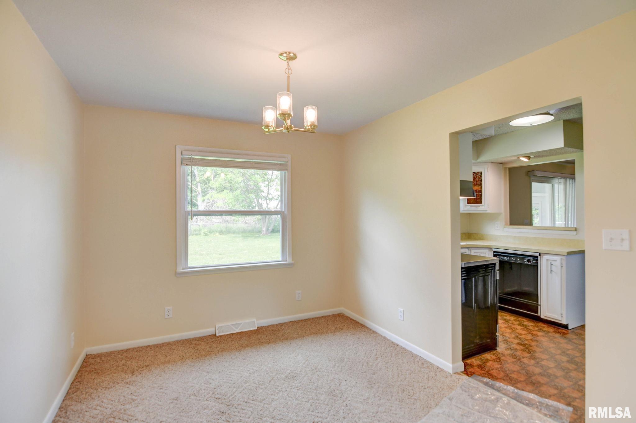 3519 E Lakeshore Drive, Taylorville, Illinois image 24