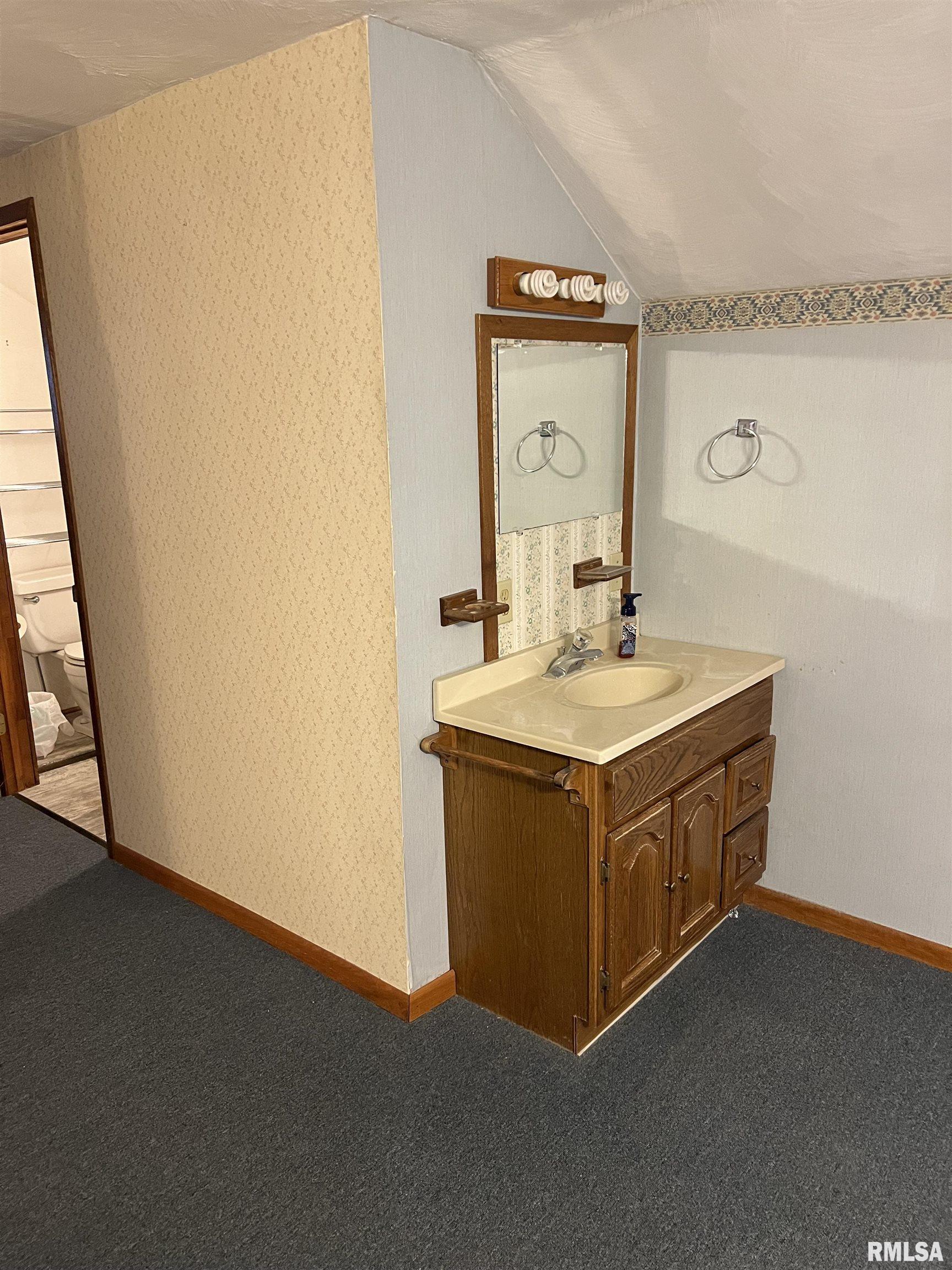 237 E Broadway Street, Astoria, Illinois image 18