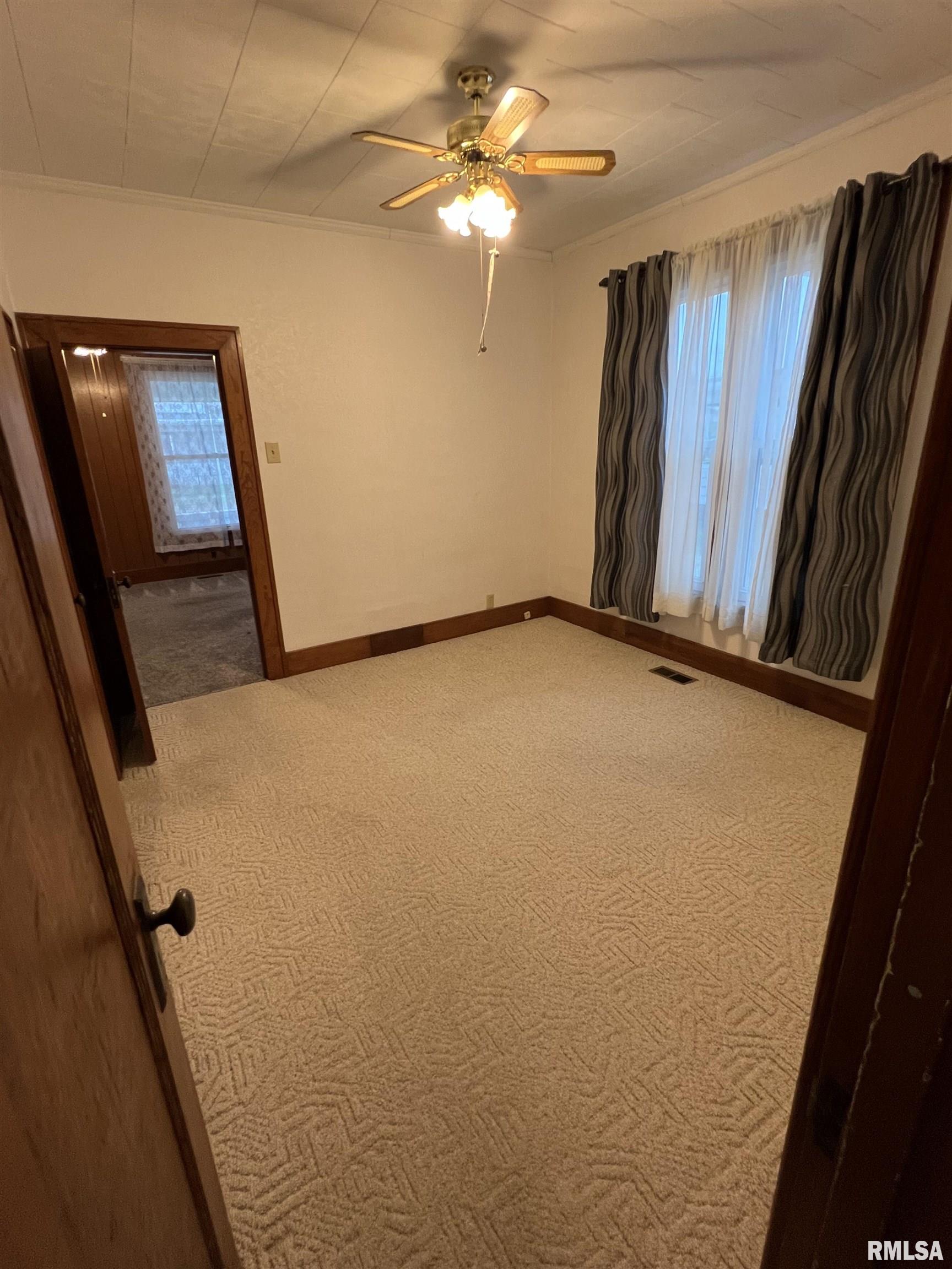 237 E Broadway Street, Astoria, Illinois image 36
