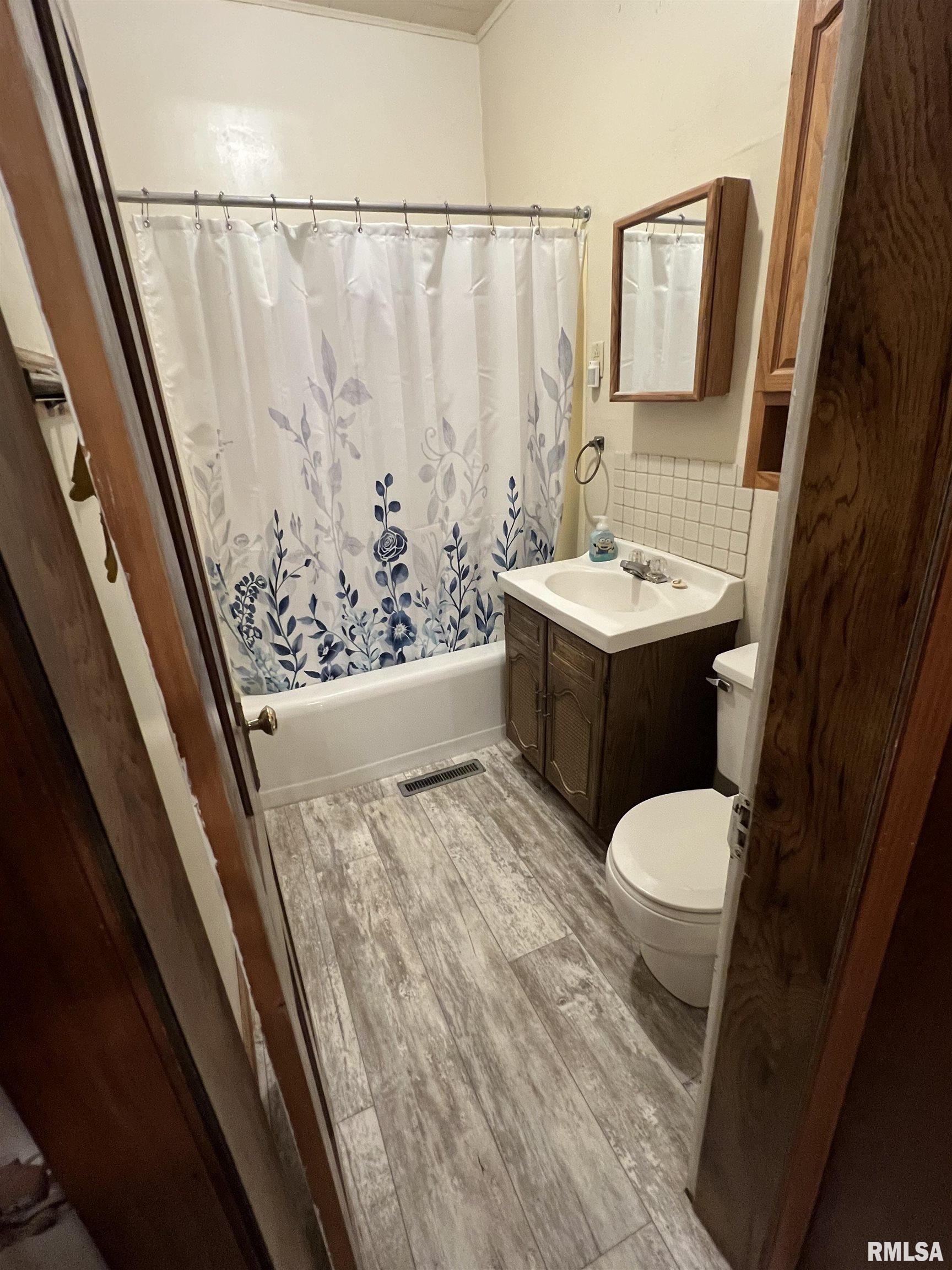237 E Broadway Street, Astoria, Illinois image 35