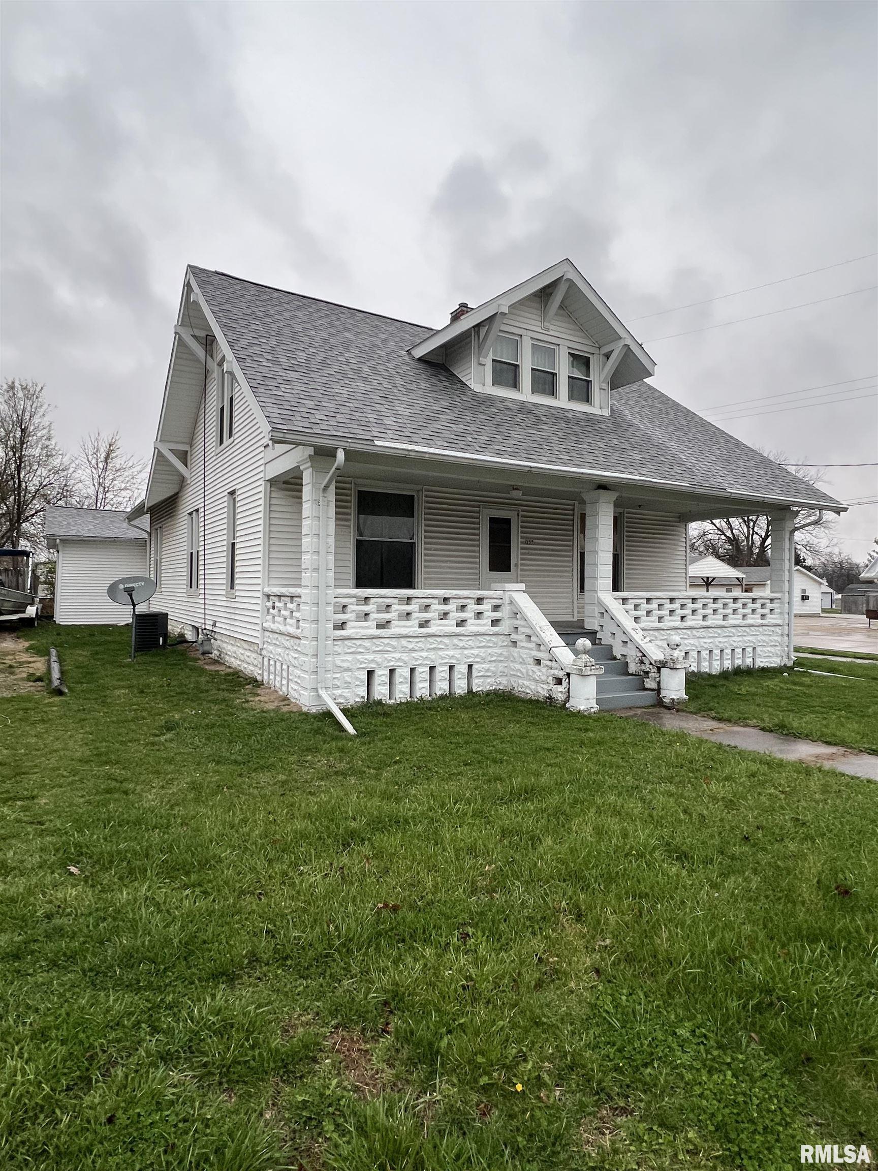 237 E Broadway Street, Astoria, Illinois image 9