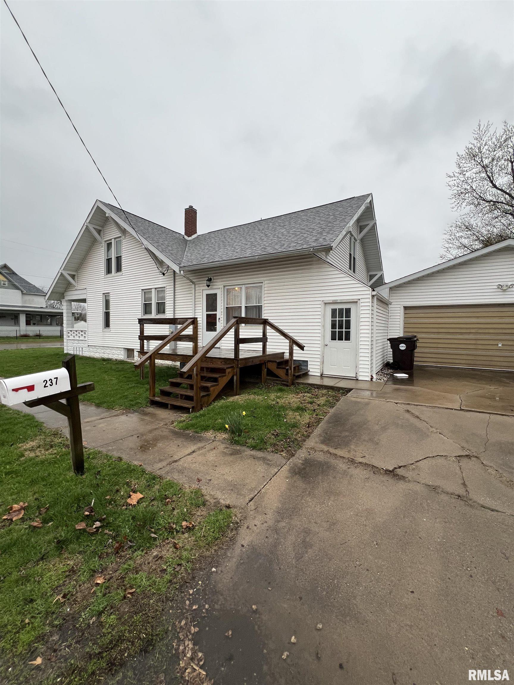 237 E Broadway Street, Astoria, Illinois image 5