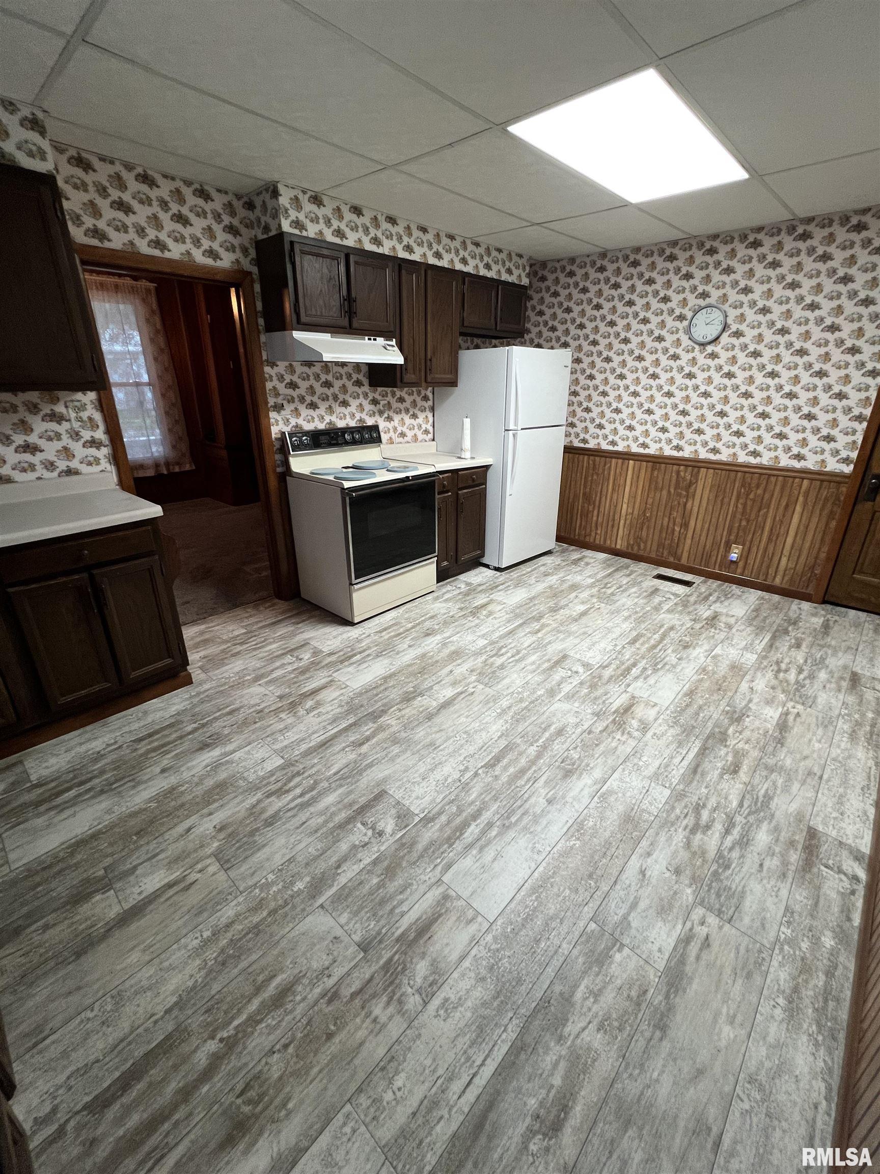 237 E Broadway Street, Astoria, Illinois image 13