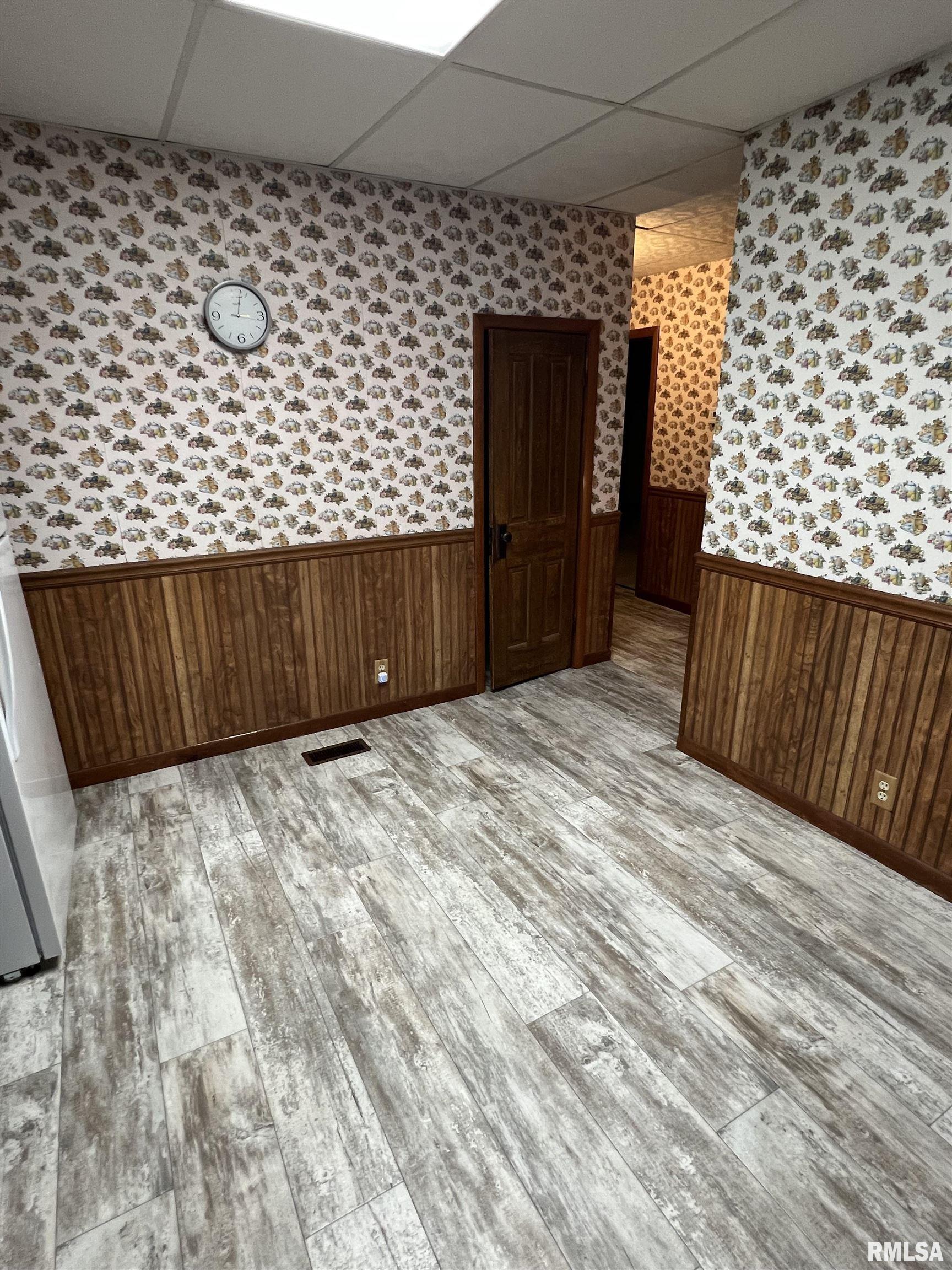 237 E Broadway Street, Astoria, Illinois image 14