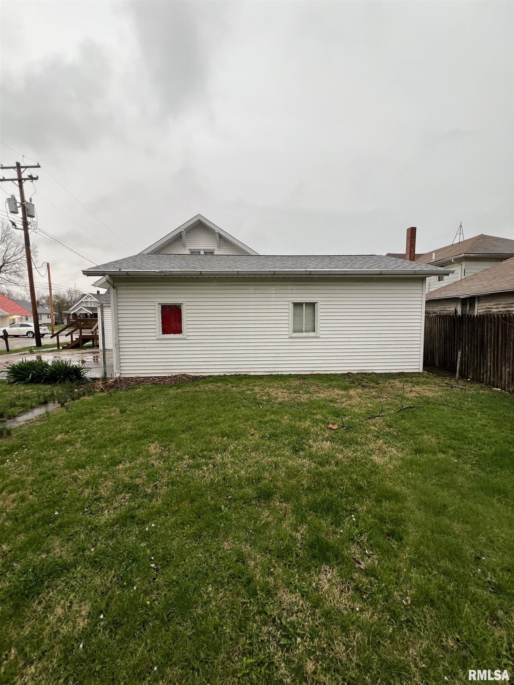 237 E Broadway Street, Astoria, Illinois image 3
