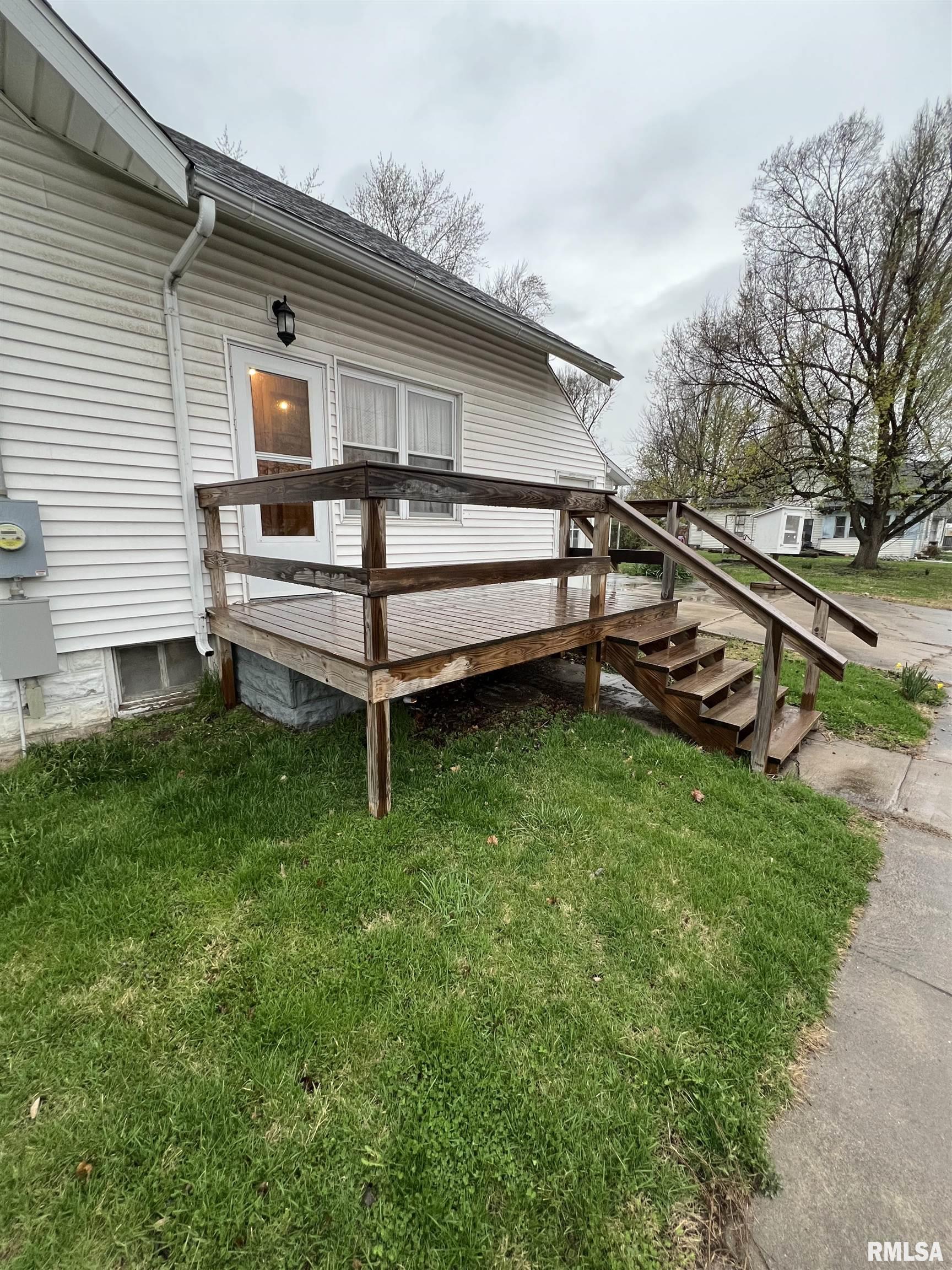 237 E Broadway Street, Astoria, Illinois image 4