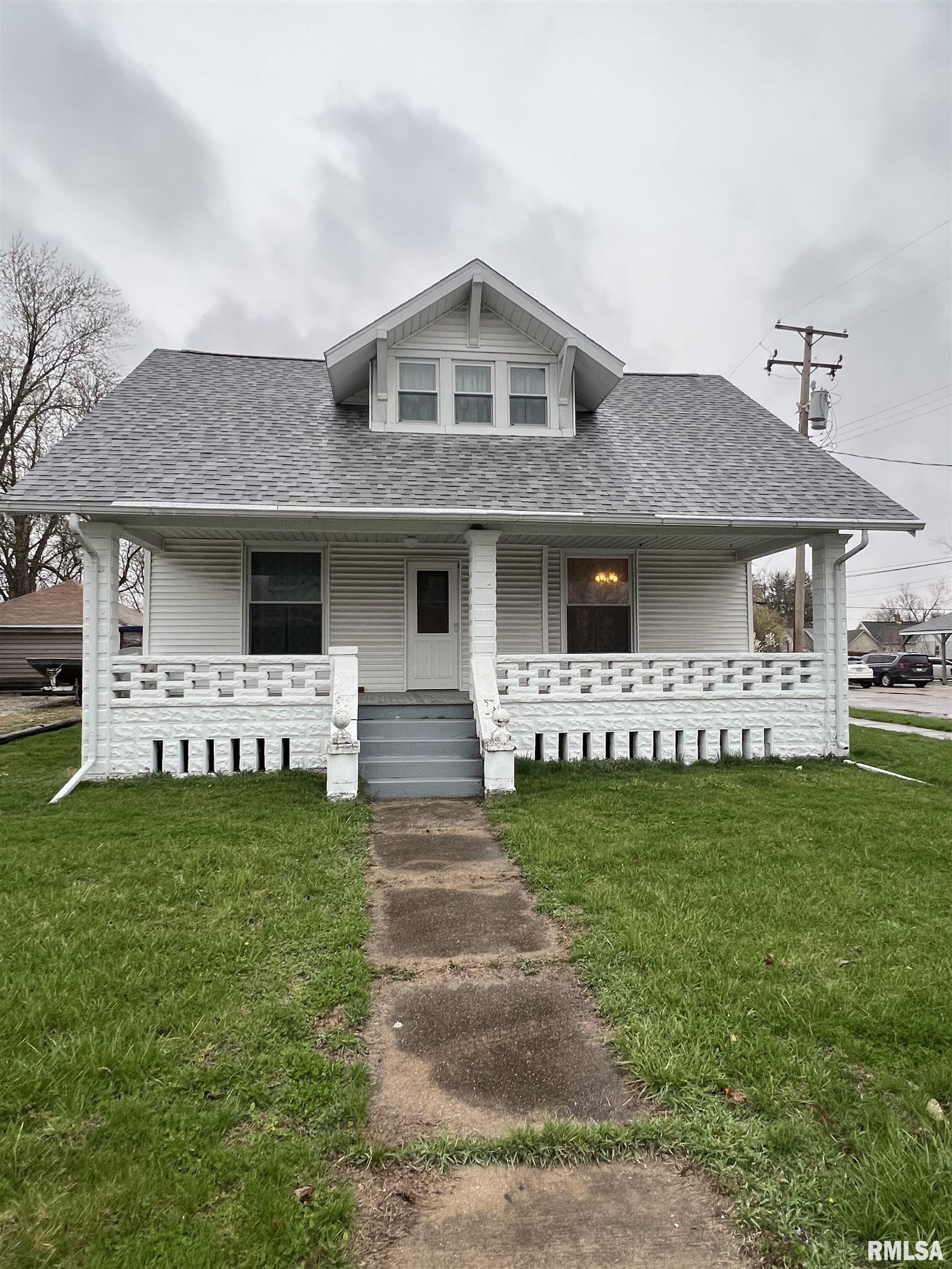 237 E Broadway Street, Astoria, Illinois image 1