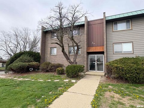 Photo of 3623 N STERLING Avenue #A-1, Peoria, IL 61604 (MLS # PA1265487)