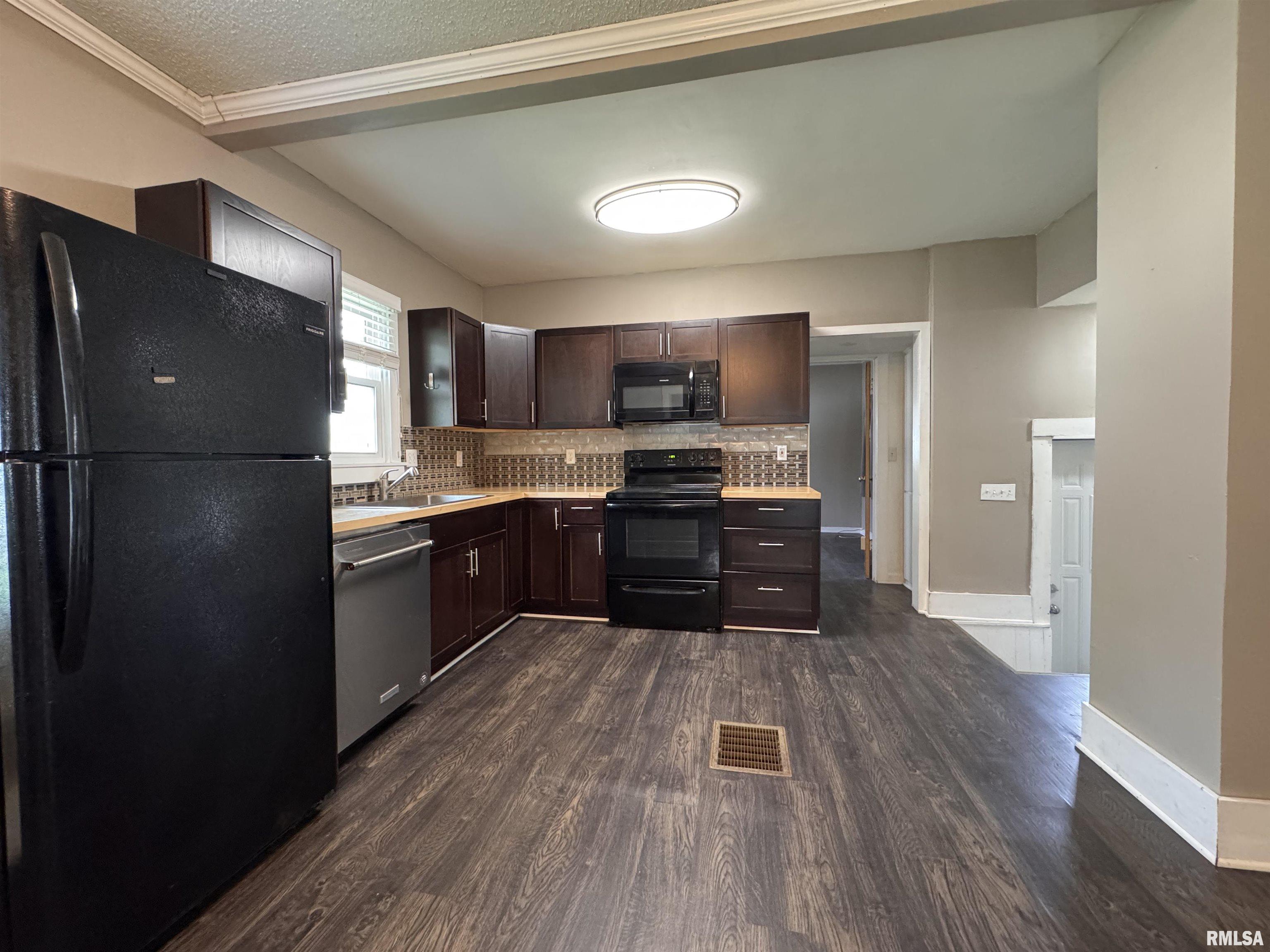 1216 E Carroll Street, Macomb, Illinois image 7
