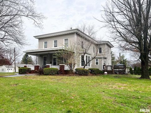 Homes For Sale - 107 W Hill Street<br/> Woodford County, Eureka, IL 61530