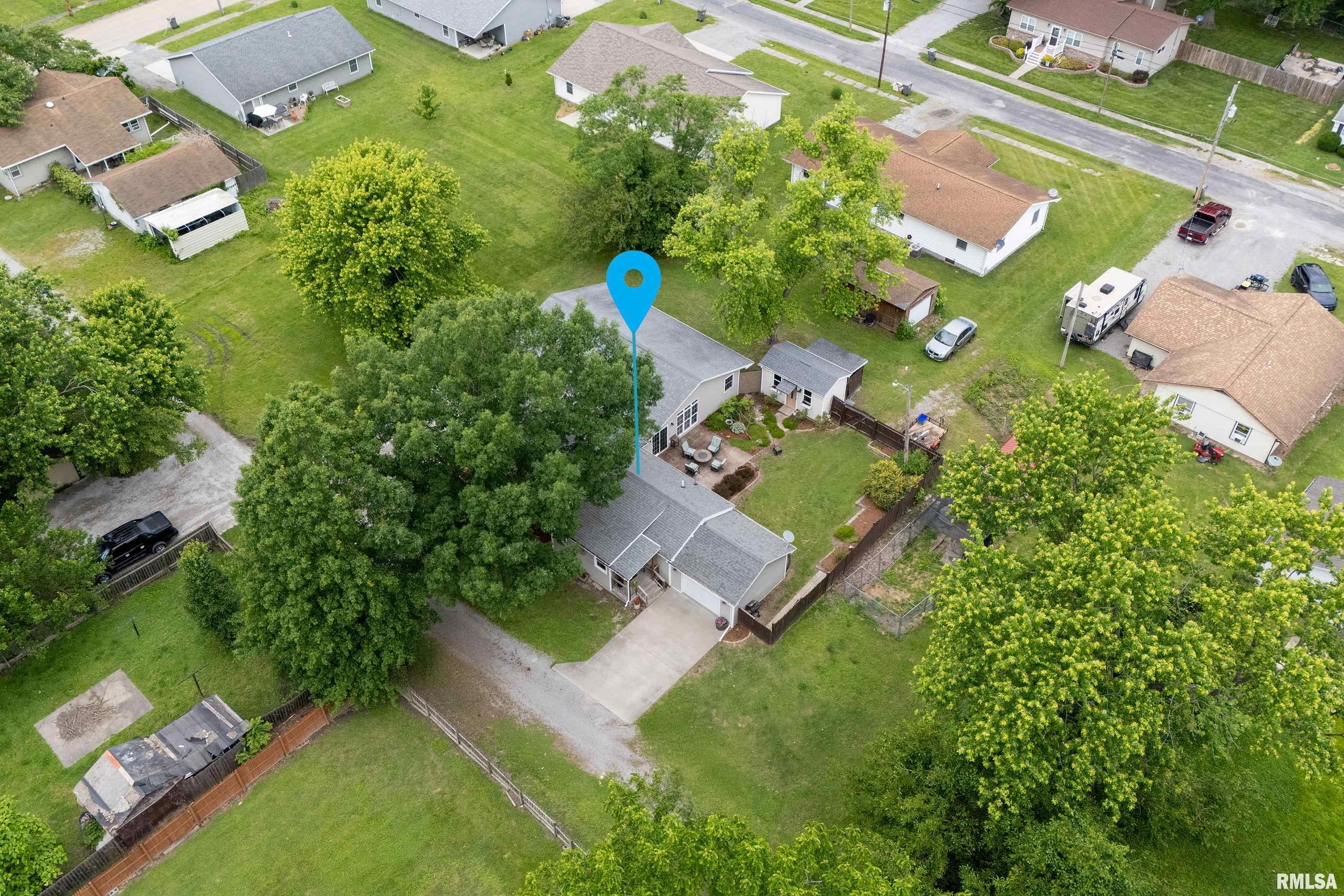 213 Texas Avenue, Carterville, Illinois image 40