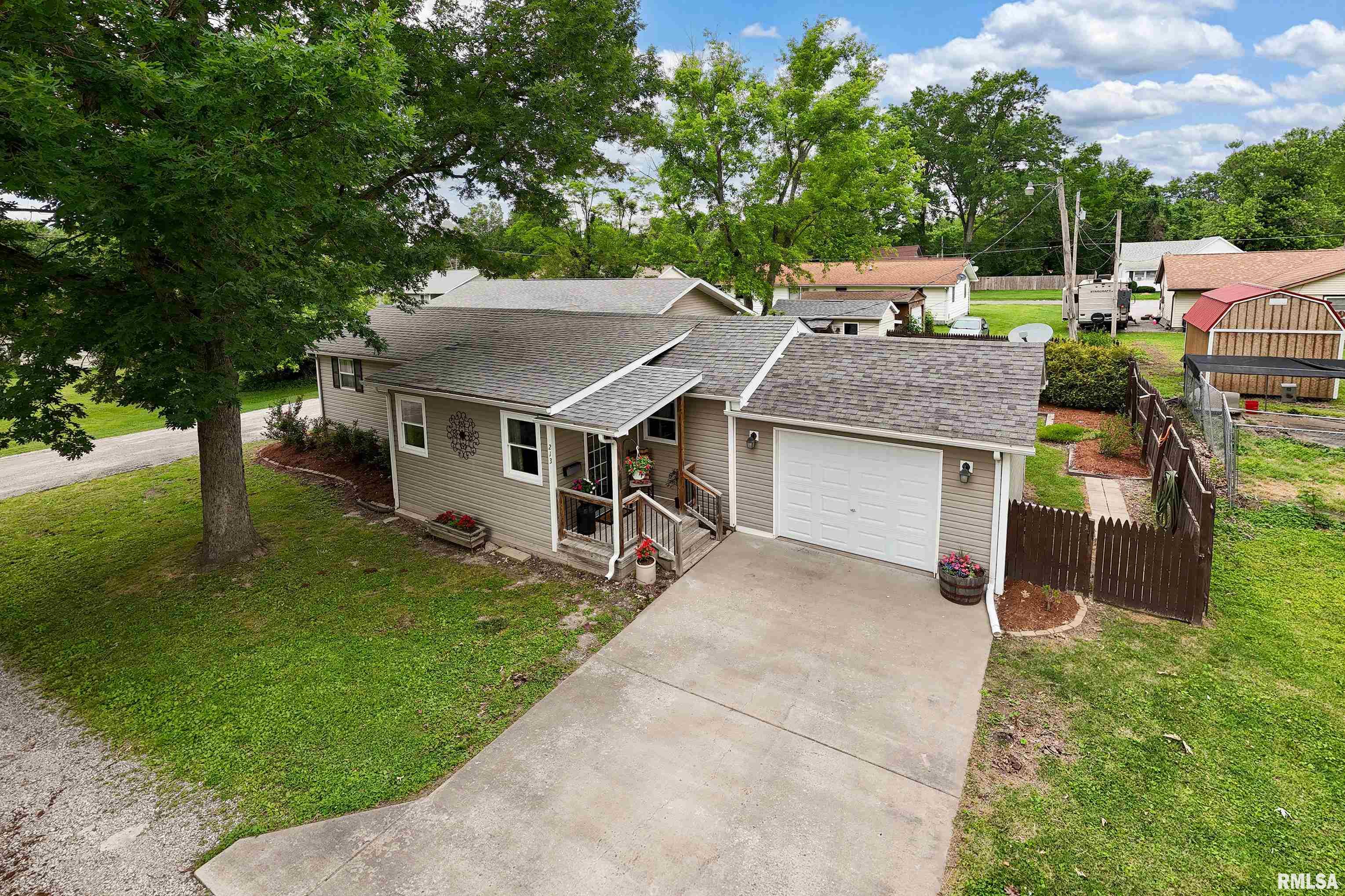 213 Texas Avenue, Carterville, Illinois image 3