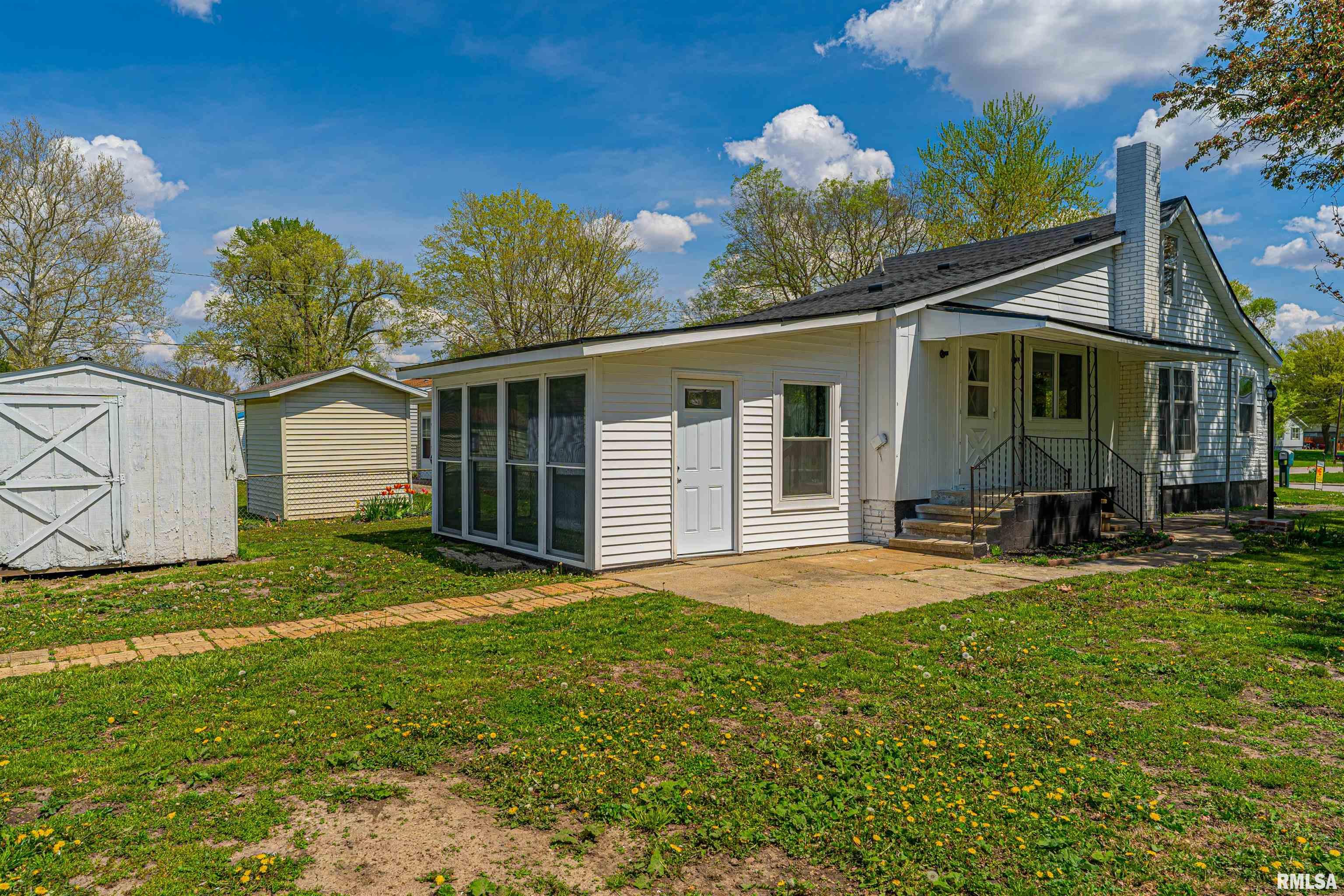 415 N Adams Street, Lincoln, Illinois image 3