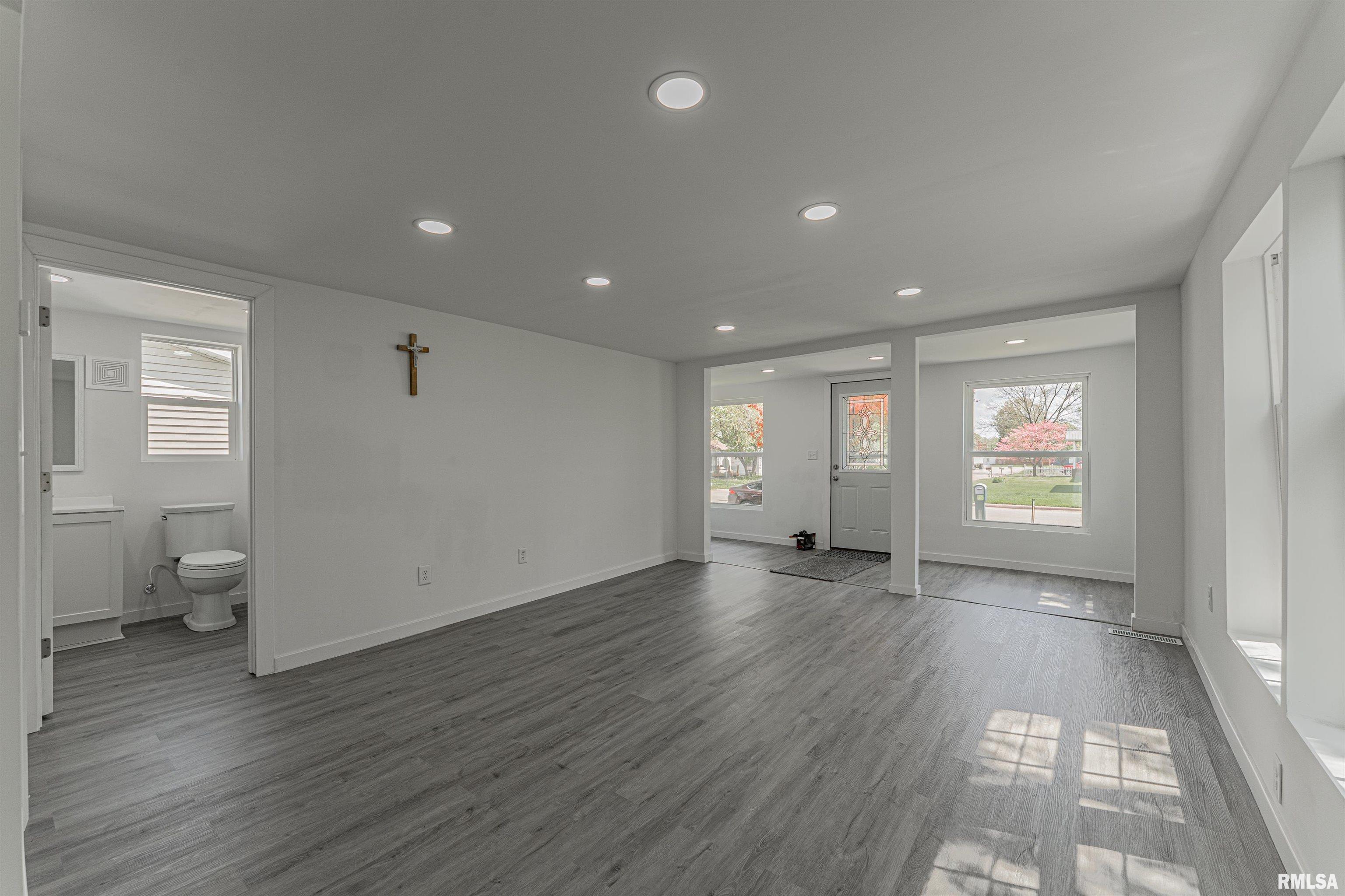415 N Adams Street, Lincoln, Illinois image 9