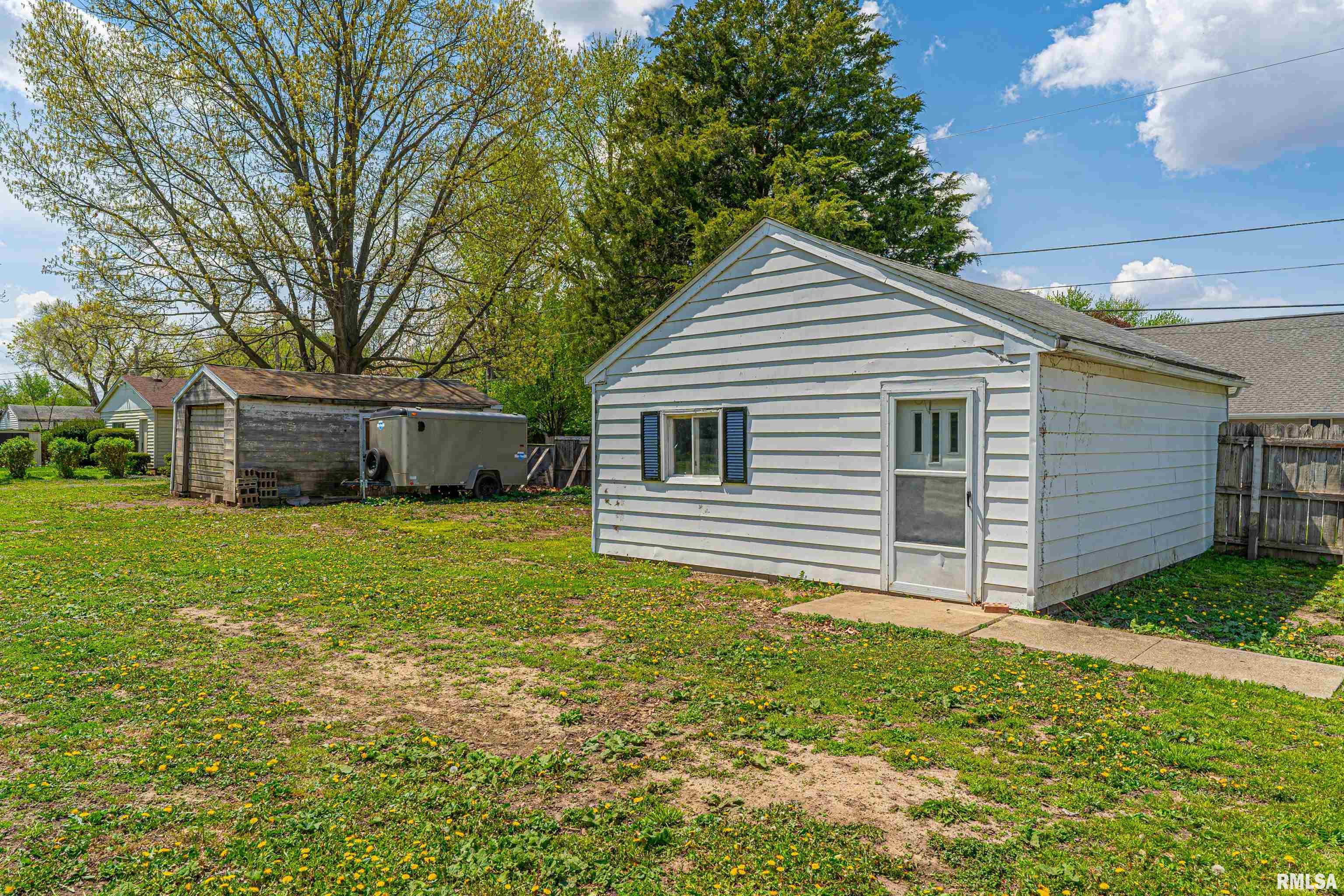 415 N Adams Street, Lincoln, Illinois image 5