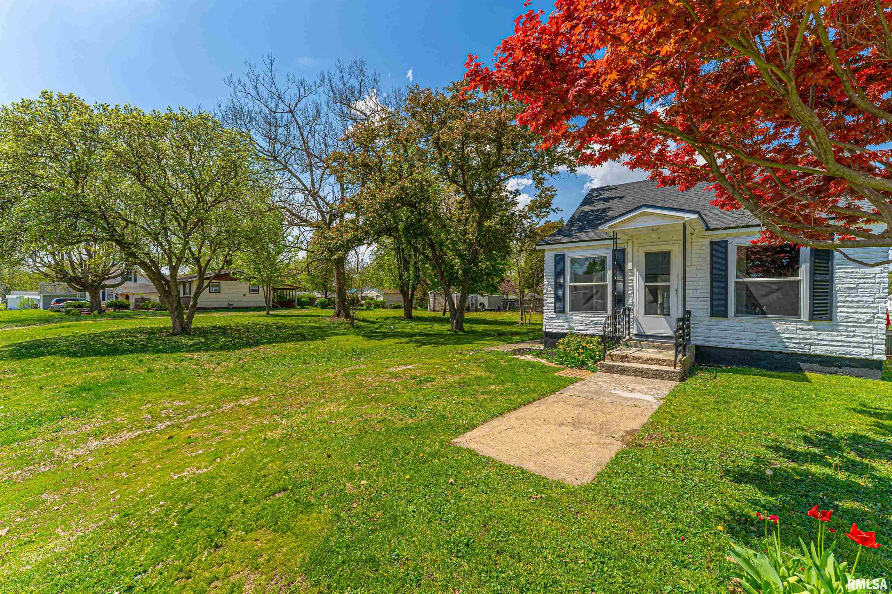 415 N Adams Street, Lincoln, Illinois image 2