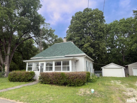 Homes For Sale - 300 N Harshbarger Street<br/> Knox County, Abingdon, IL 61410