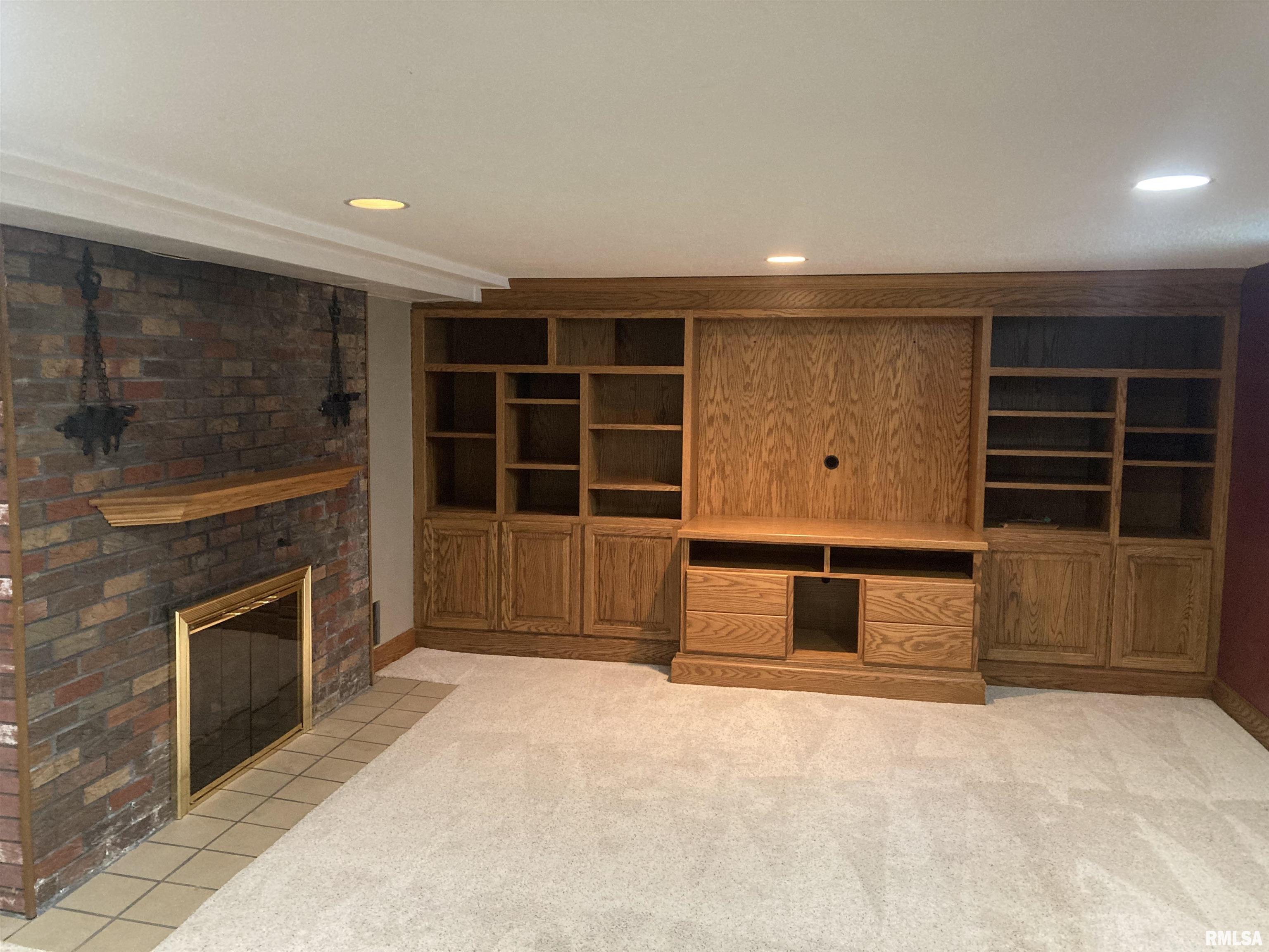 2556 30th Street, Moline, Illinois image 20