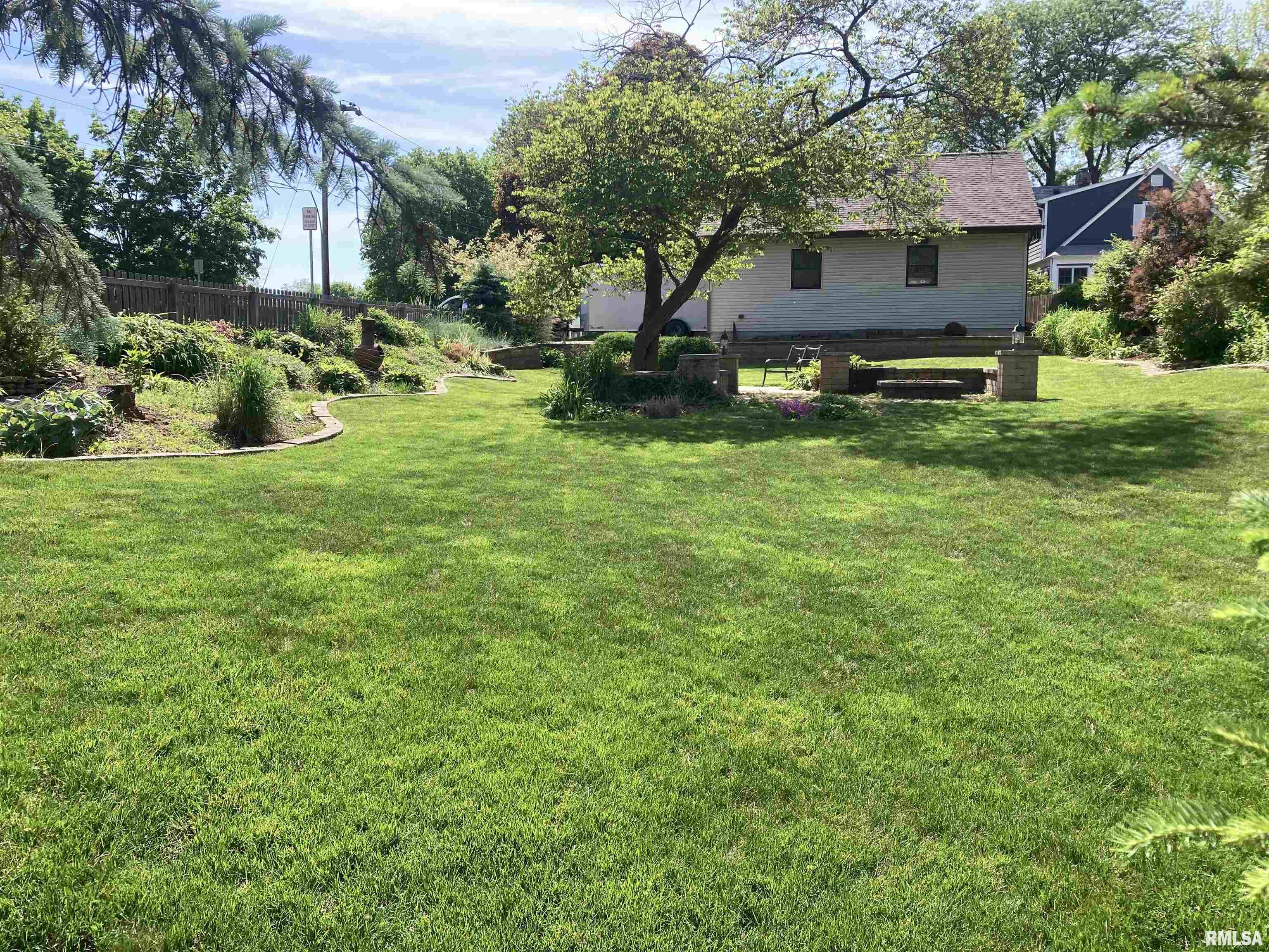 2556 30th Street, Moline, Illinois image 30