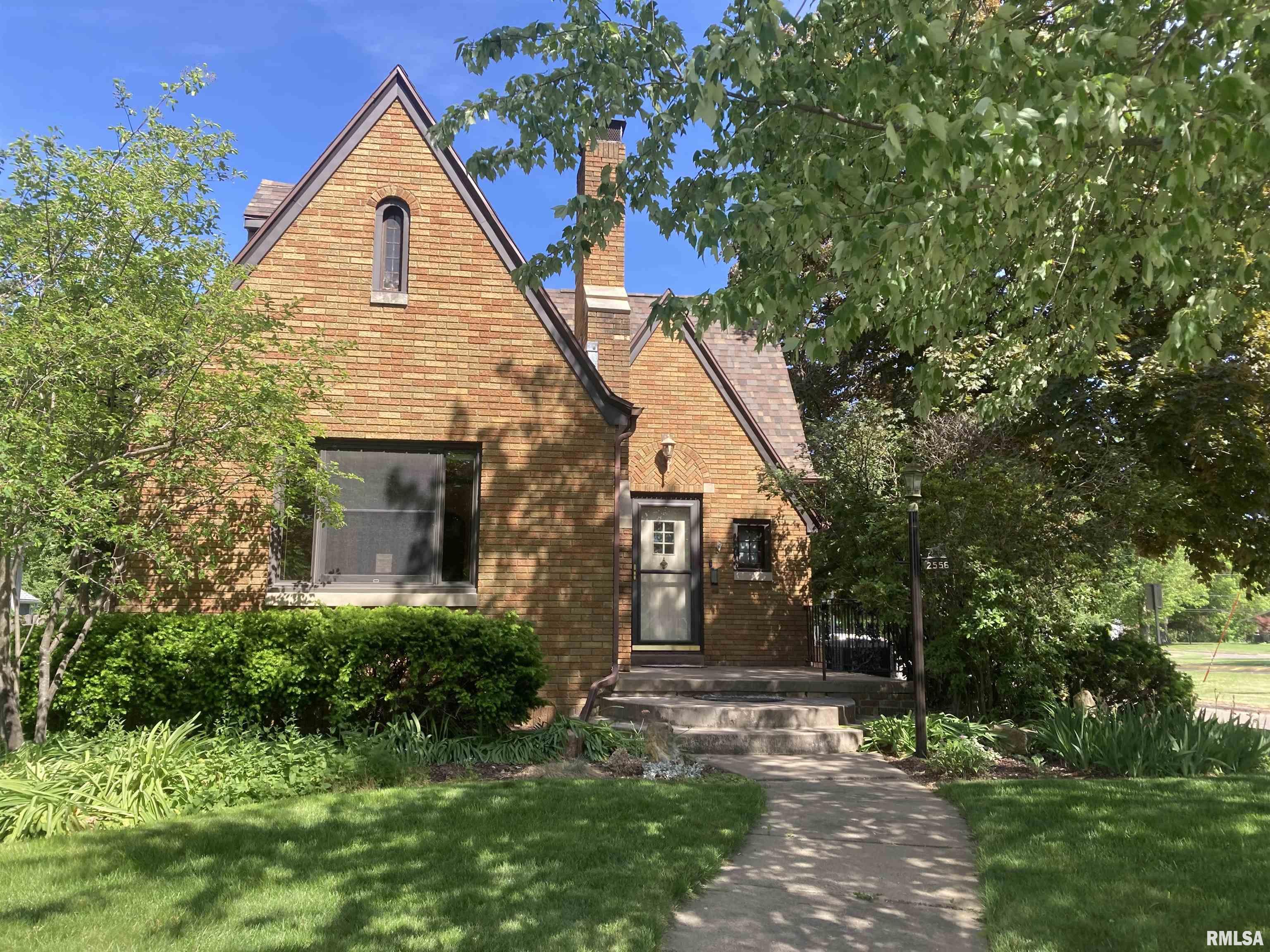 2556 30th Street, Moline, Illinois image 1