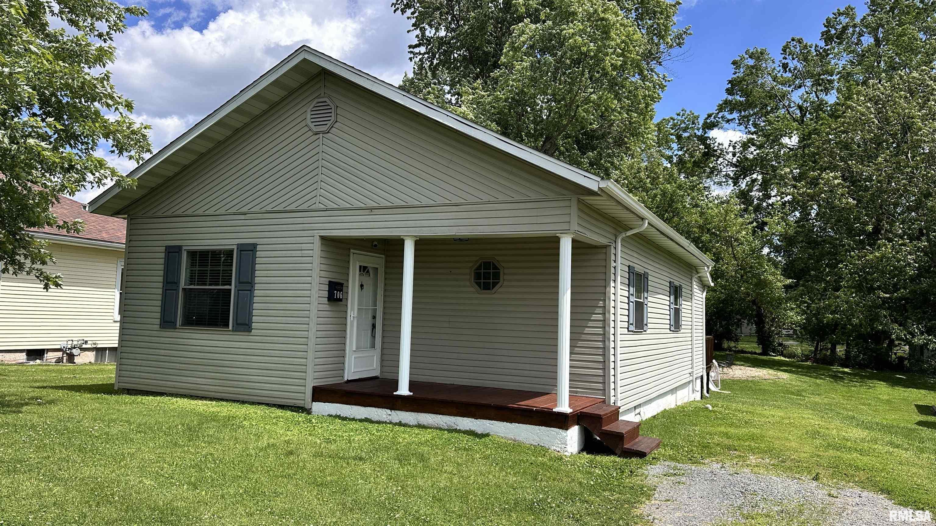 706 S Pine Street, Zeigler, Illinois image 1