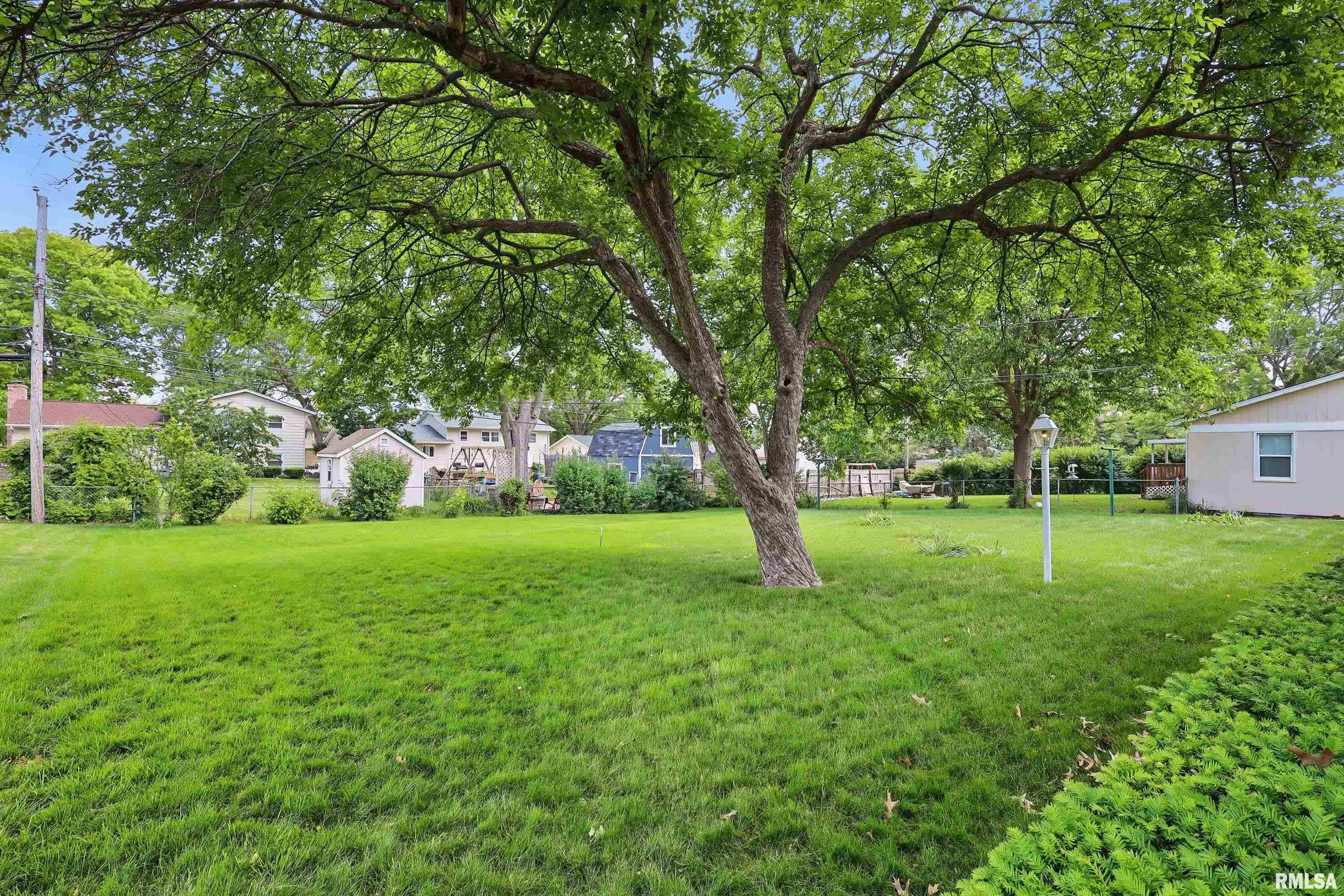 2645 Fillmore Lane, Davenport, Iowa image 35