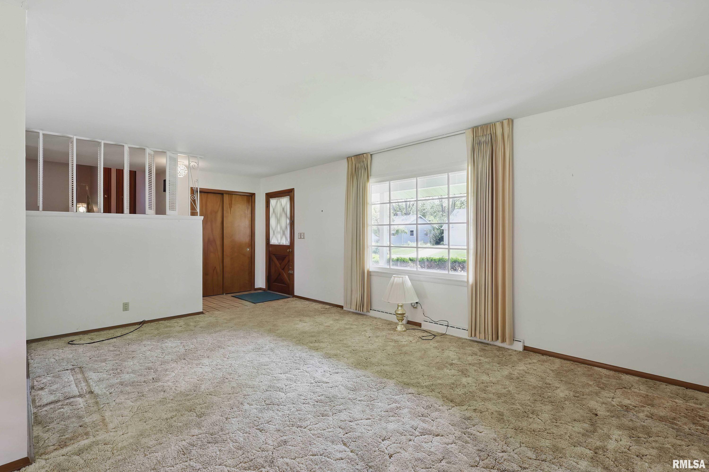 2645 Fillmore Lane, Davenport, Iowa image 11