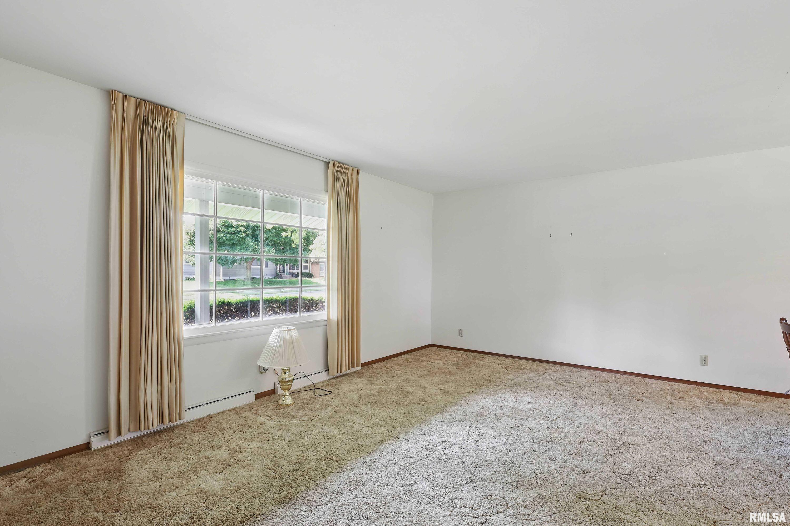 2645 Fillmore Lane, Davenport, Iowa image 8