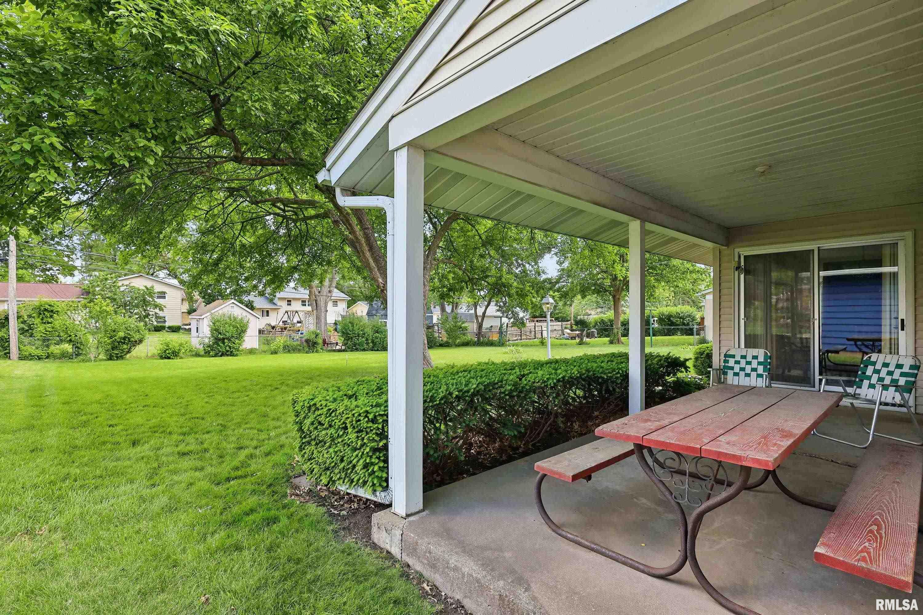 2645 Fillmore Lane, Davenport, Iowa image 34