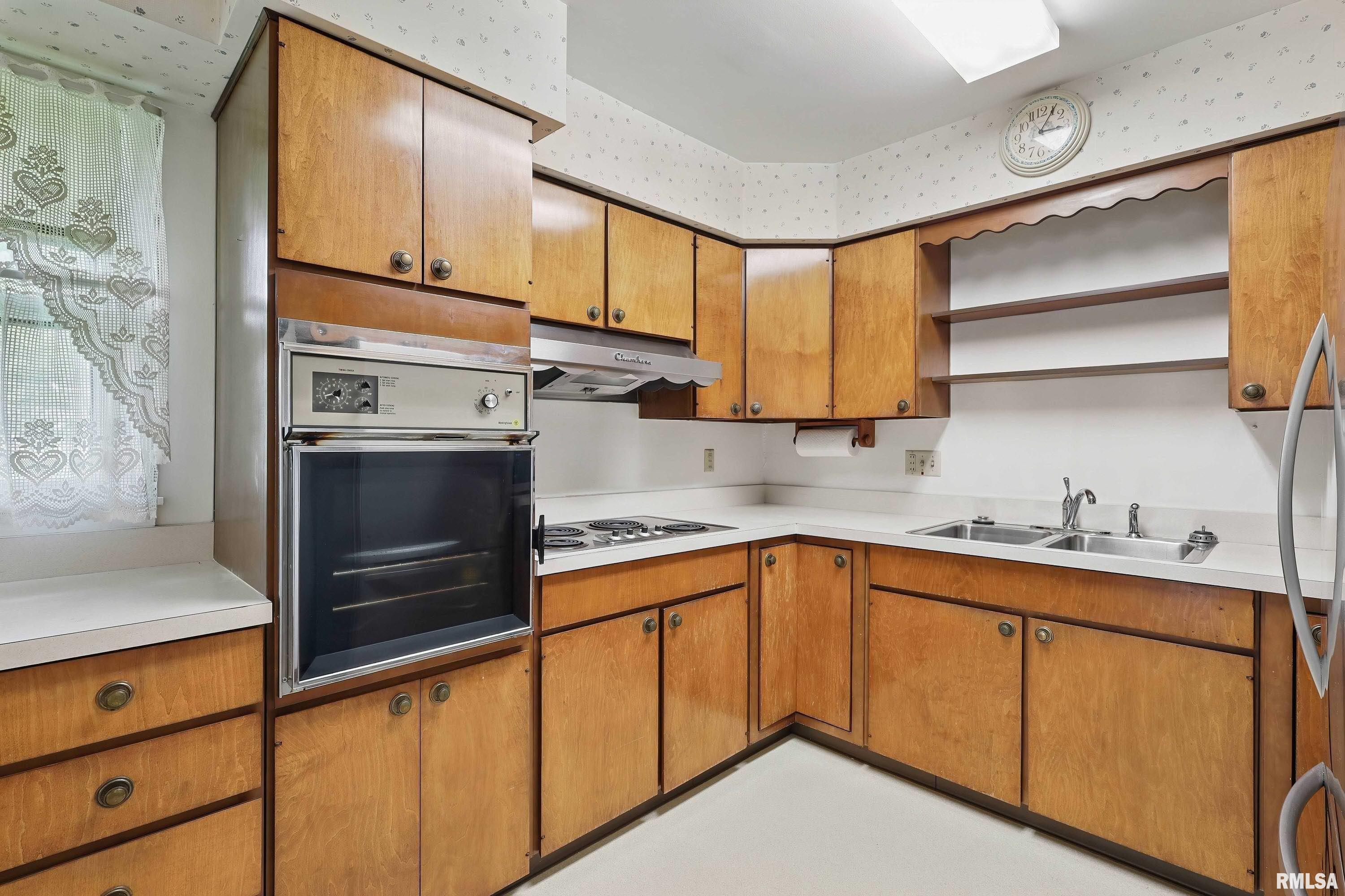 2645 Fillmore Lane, Davenport, Iowa image 14