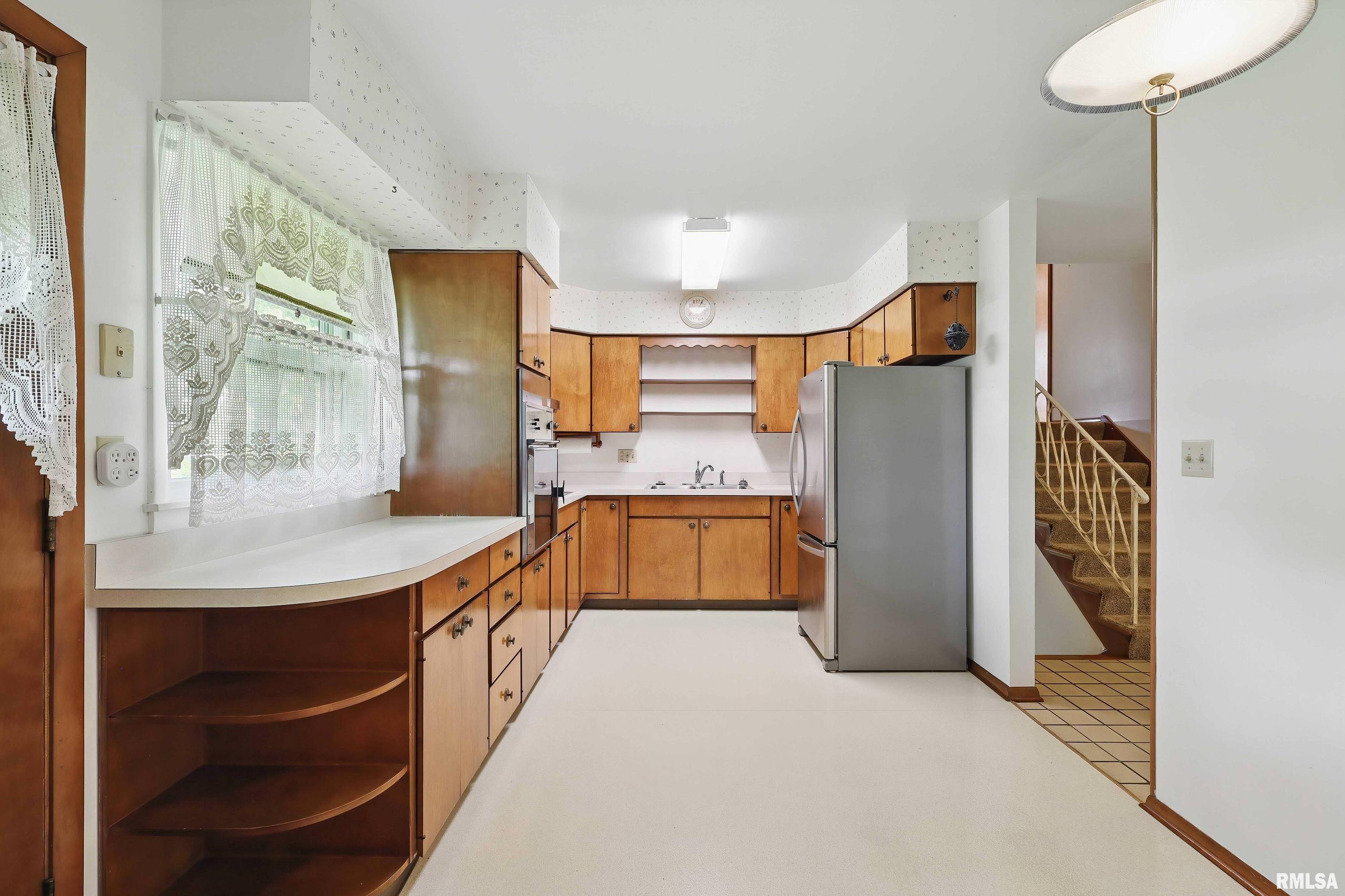 2645 Fillmore Lane, Davenport, Iowa image 12