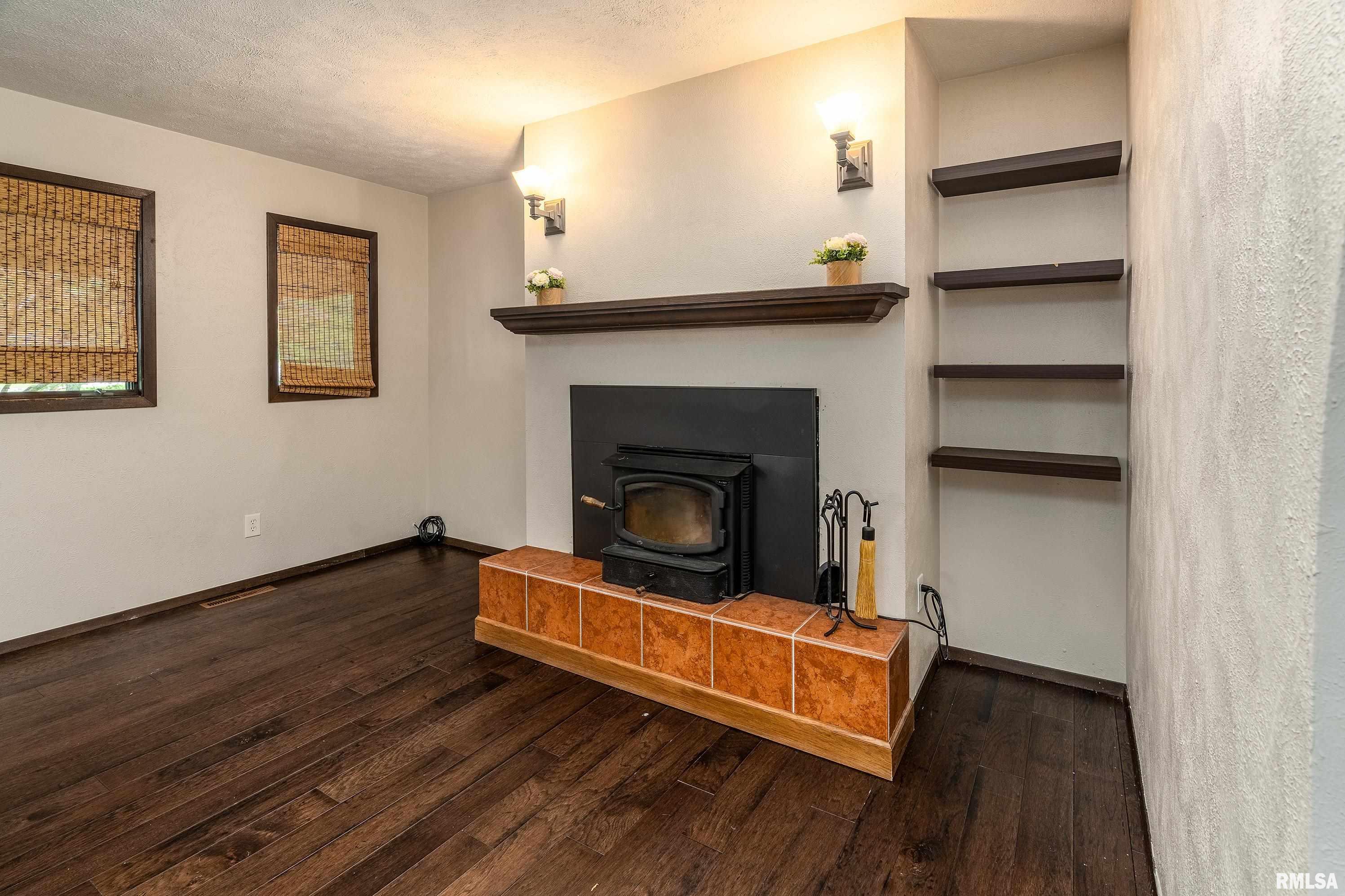 201 N Lark Lane, Carbondale, Illinois image 12