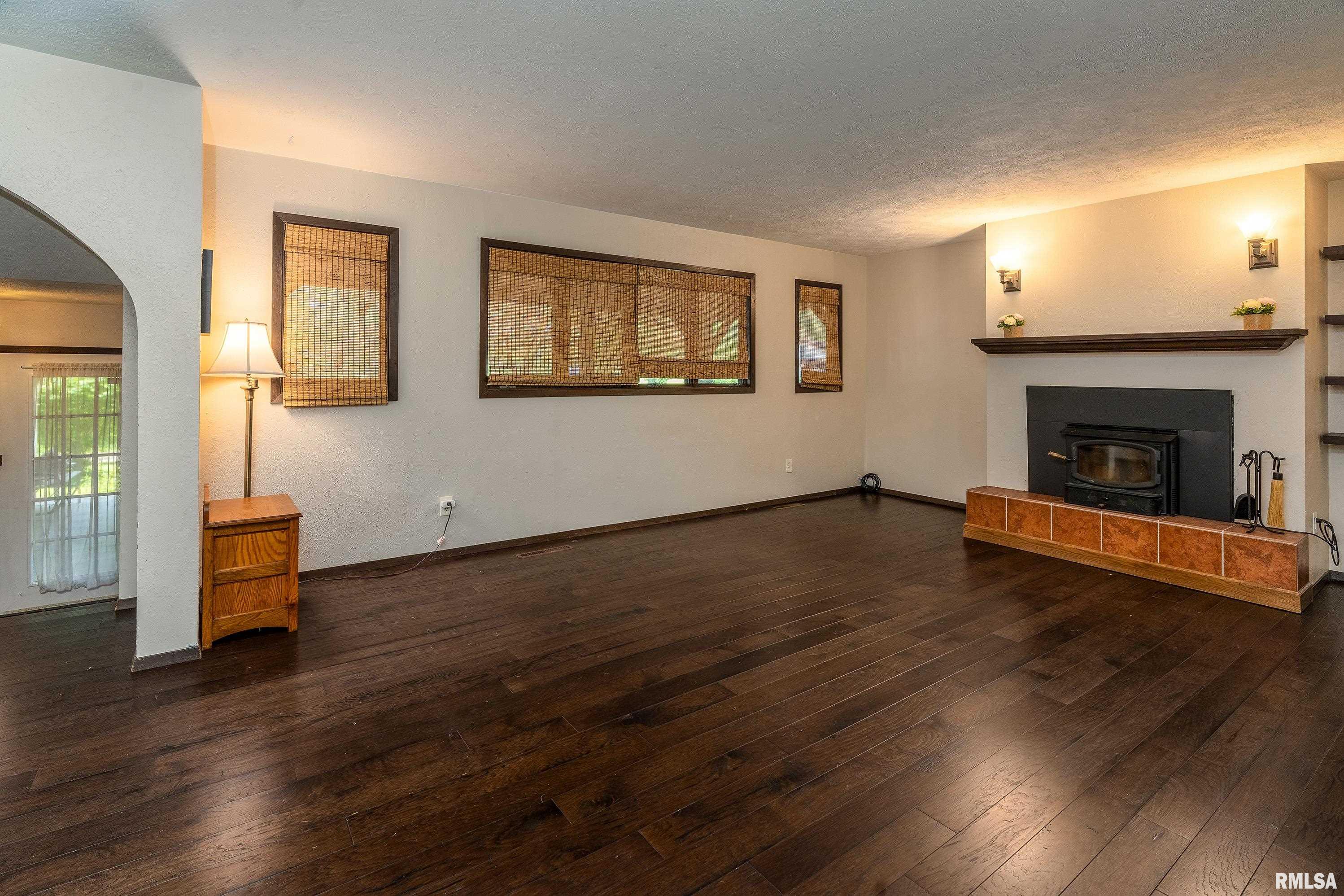 201 N Lark Lane, Carbondale, Illinois image 10