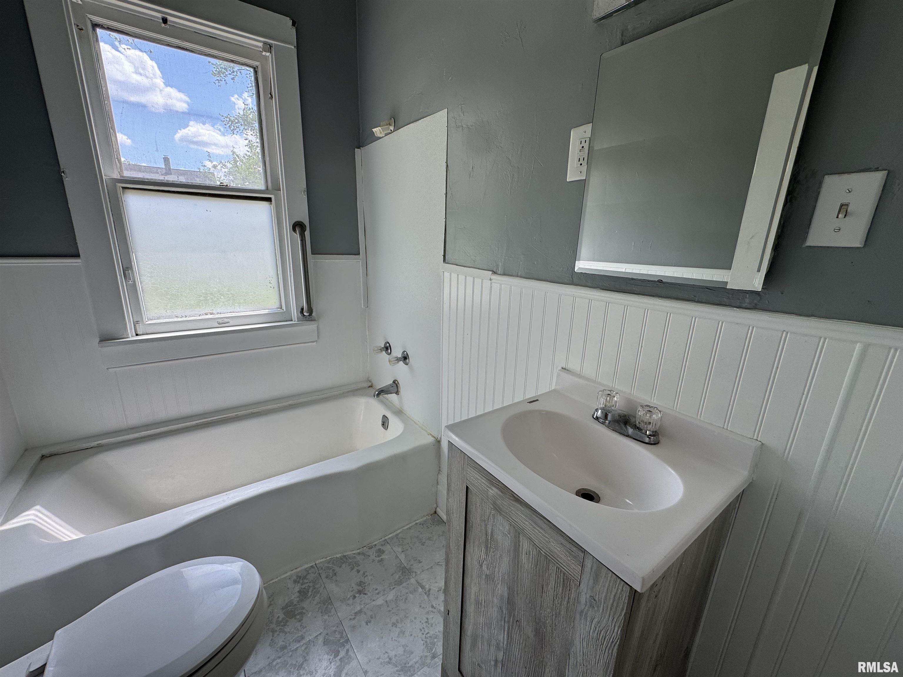 1916 W Clarke Avenue, West Peoria, Illinois image 11