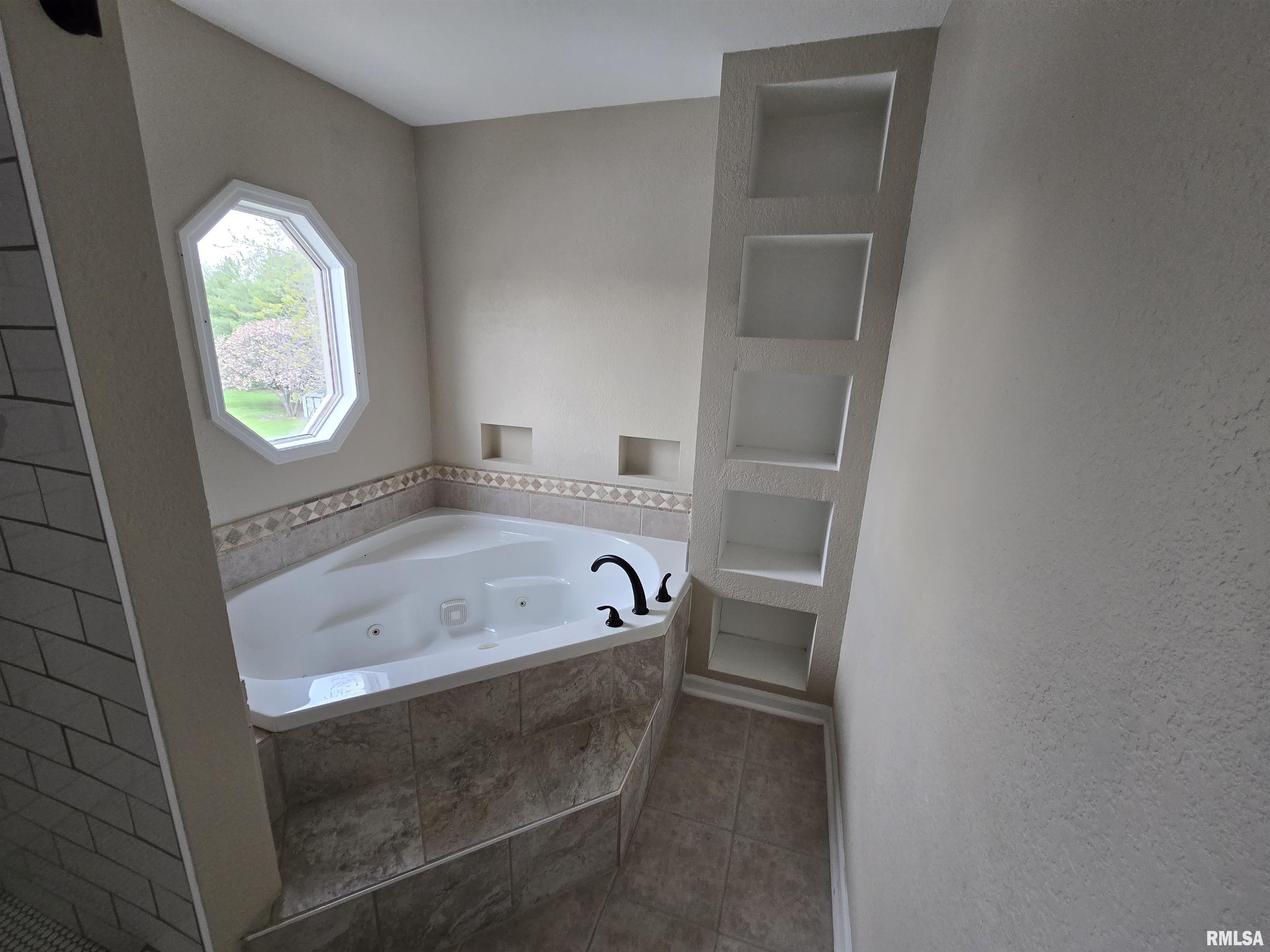245 Cherry Street, Carthage, Illinois image 23