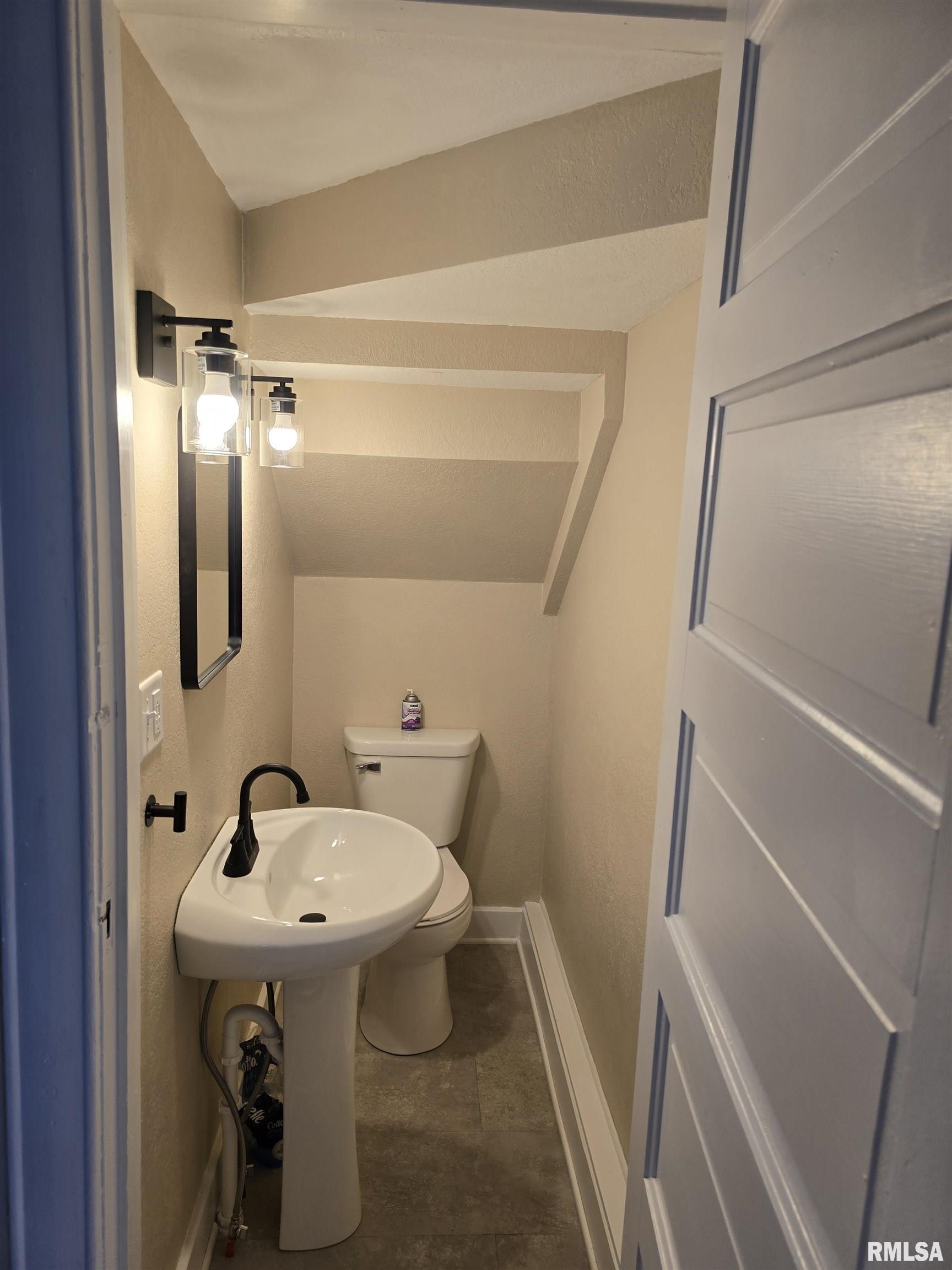 245 Cherry Street, Carthage, Illinois image 14