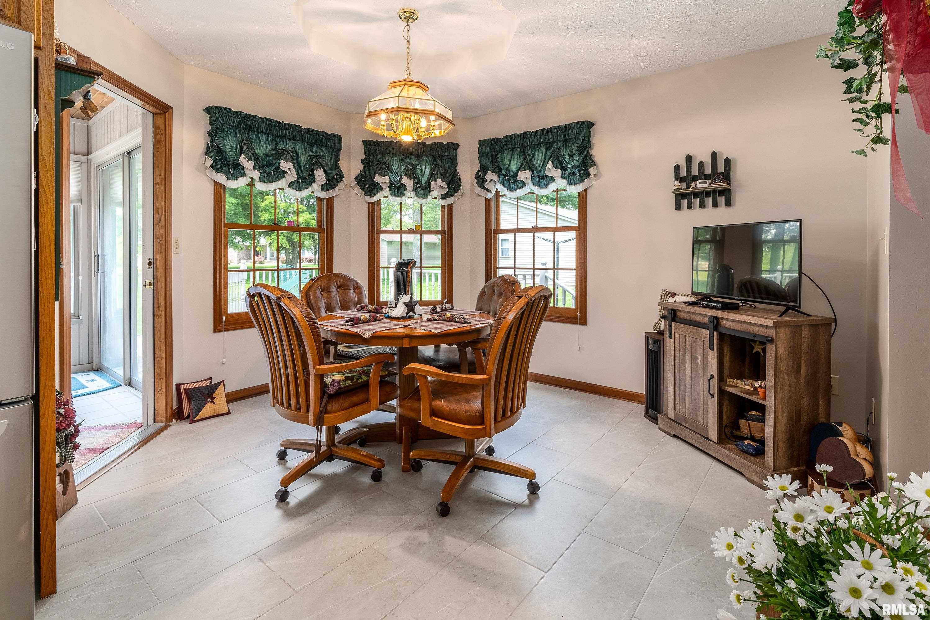806 Twin Lakes Lane, Pinckneyville, Illinois image 17