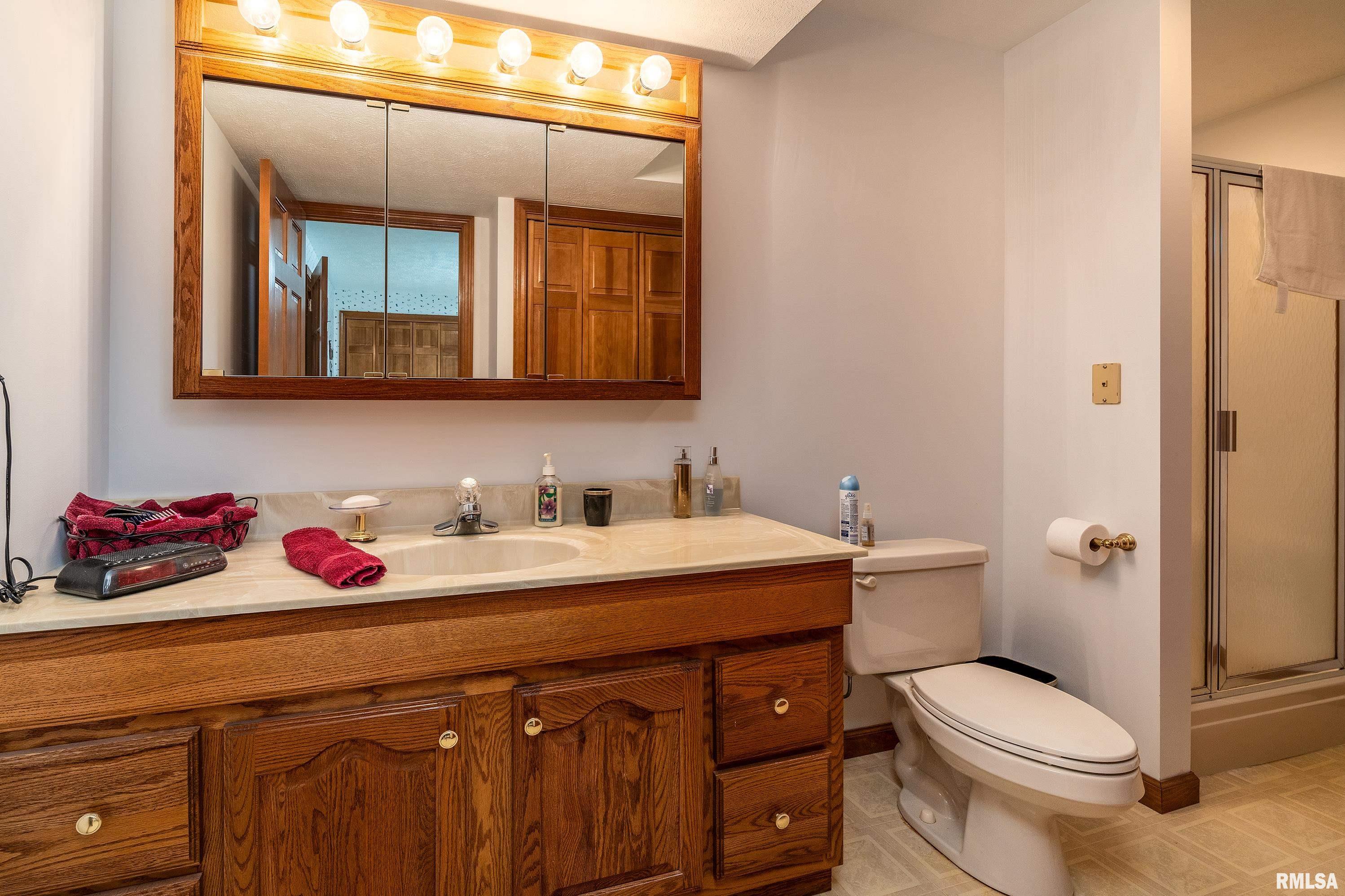 806 Twin Lakes Lane, Pinckneyville, Illinois image 36