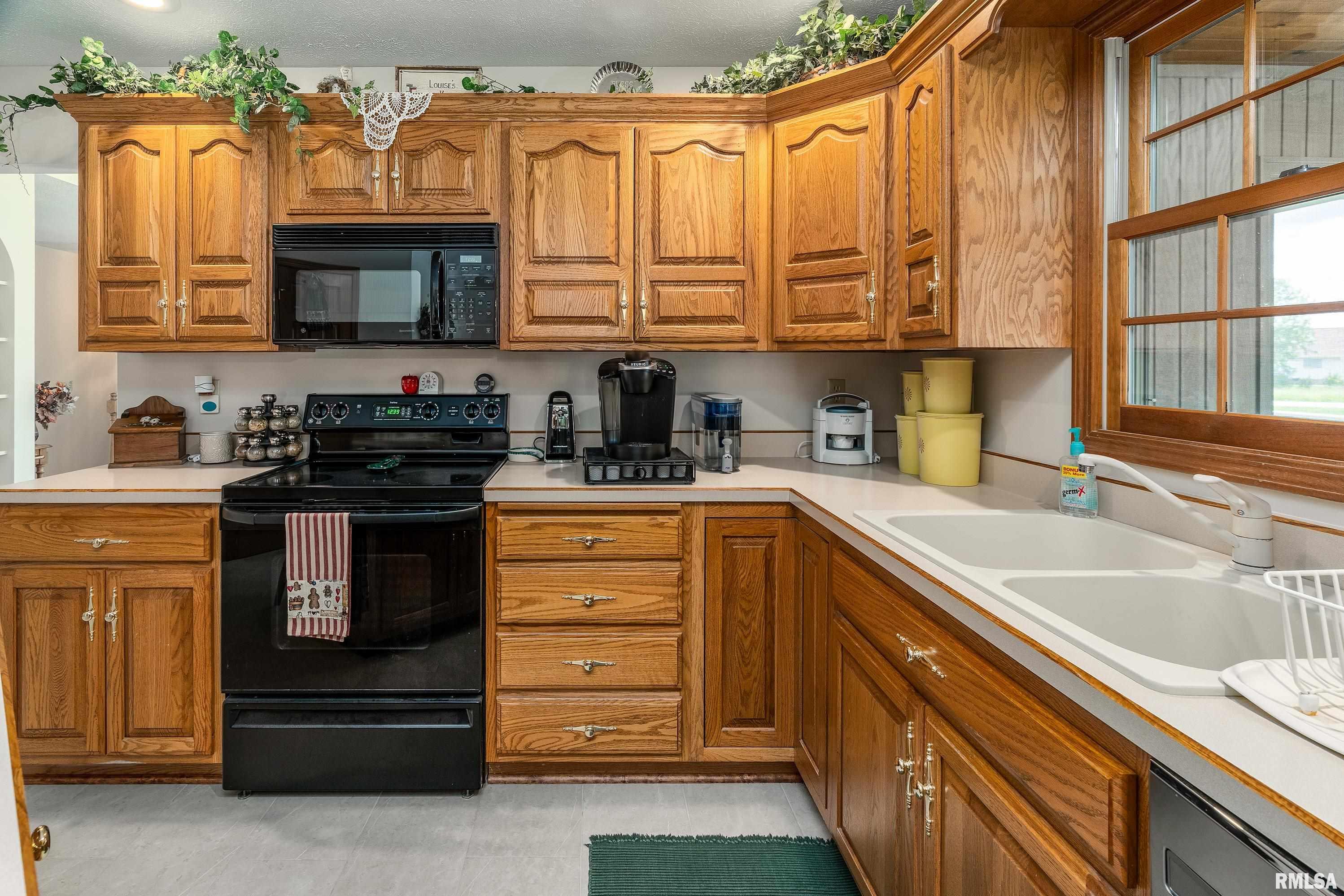 806 Twin Lakes Lane, Pinckneyville, Illinois image 15