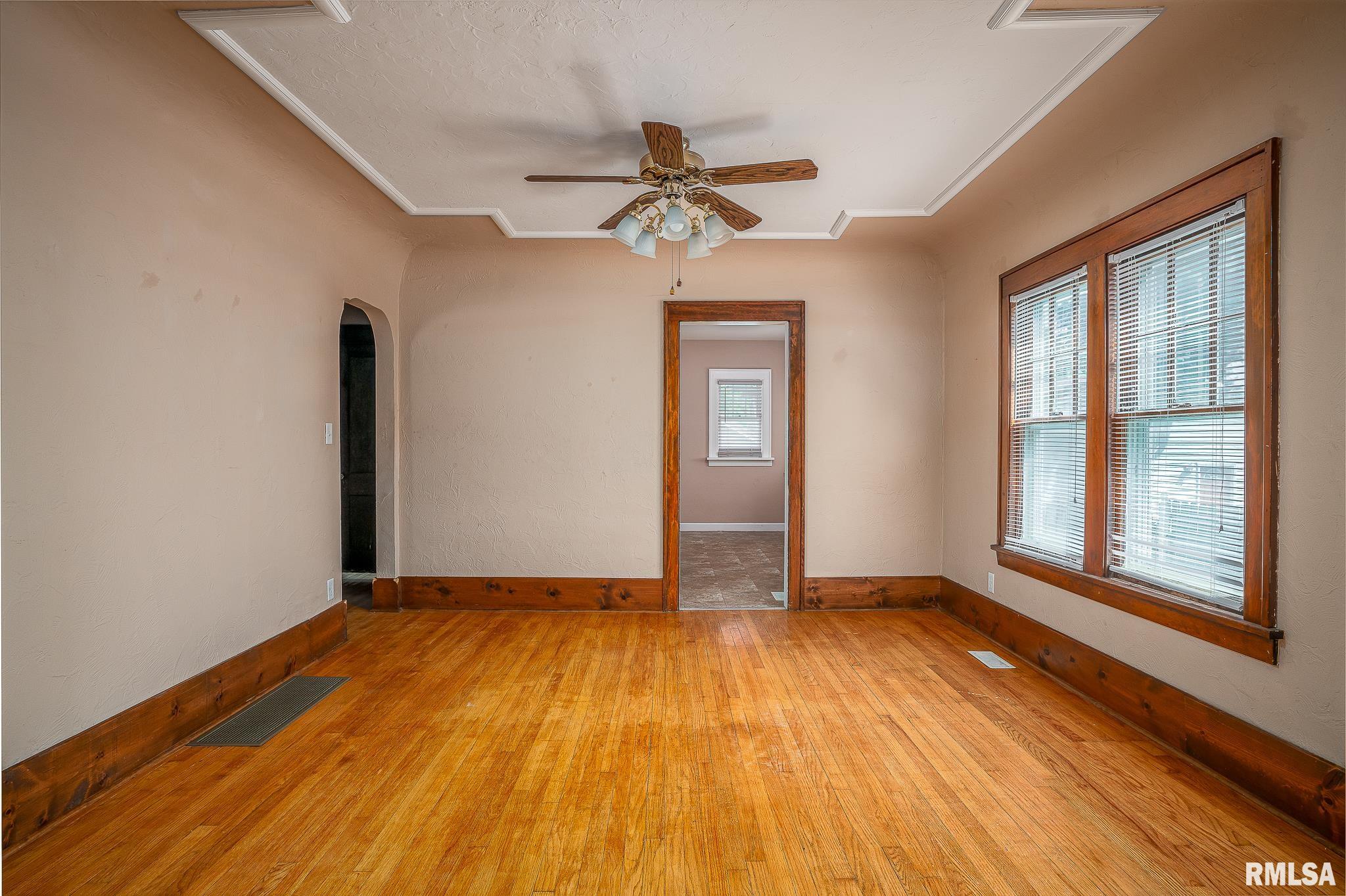 342 W 30th Street, Davenport, Iowa image 8